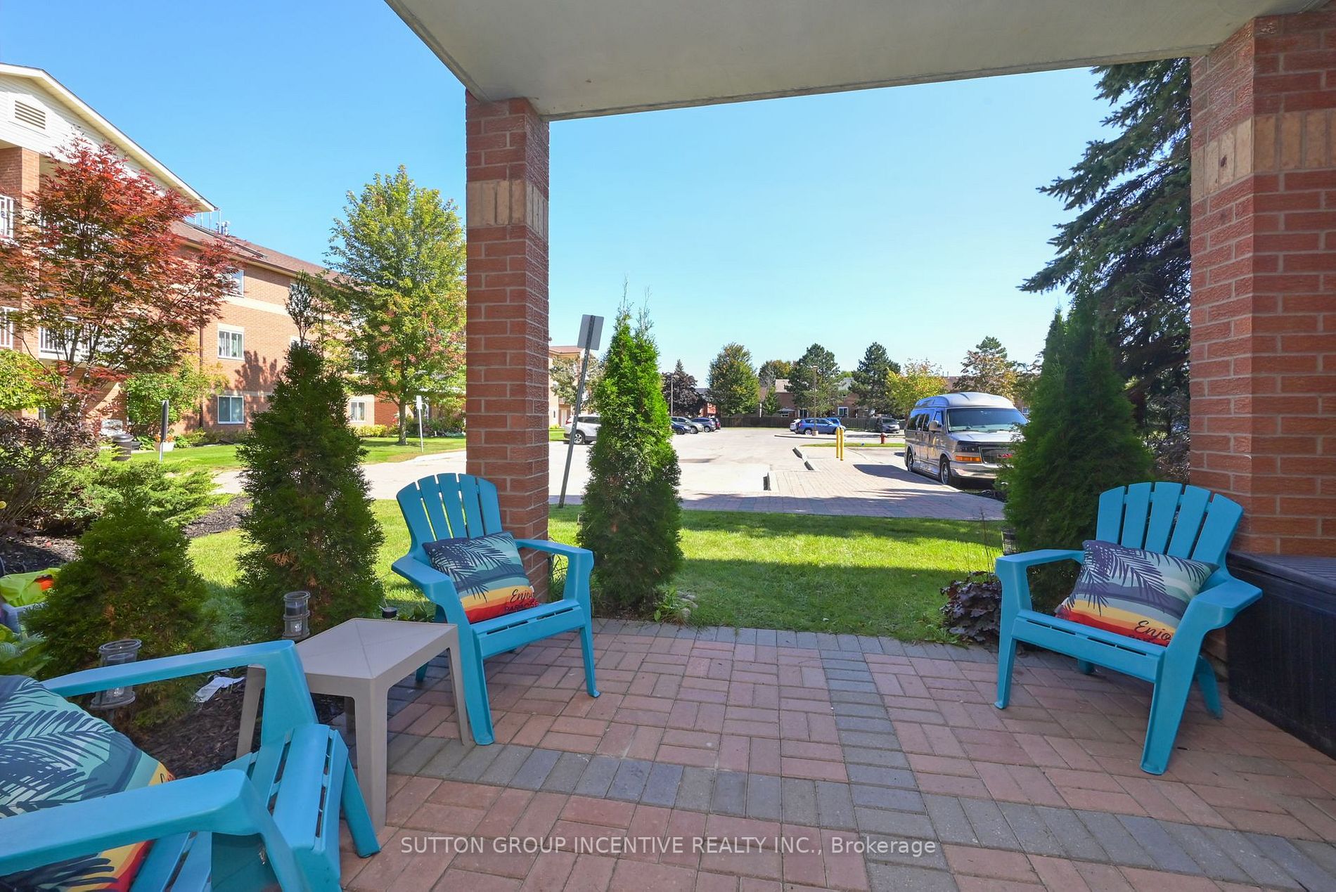 247 King St N, #112
