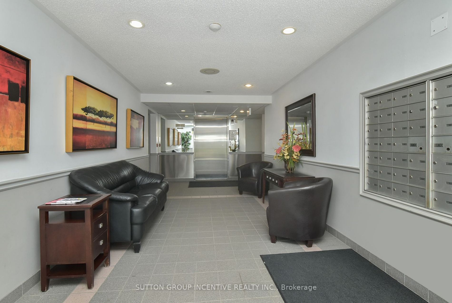 247 King St N, #112