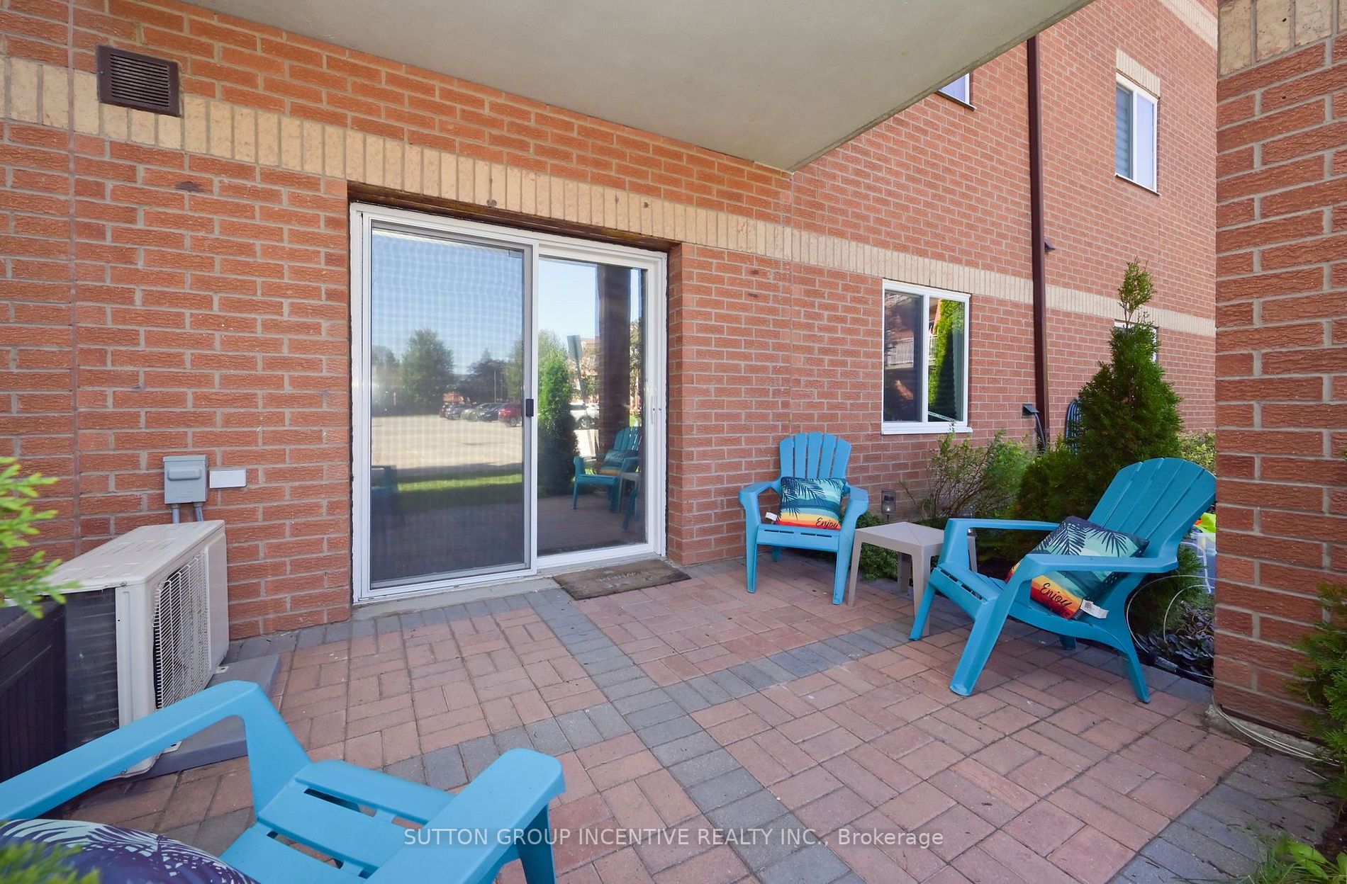 247 King St N, #112