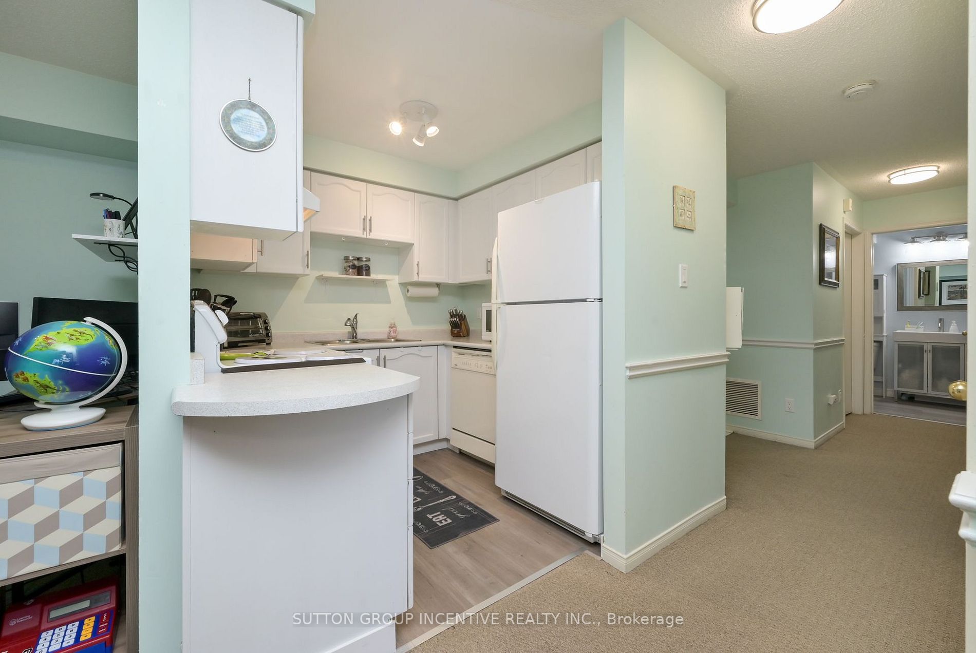 247 King St N, #112