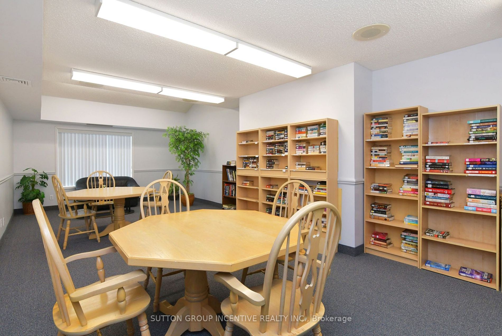 247 King St N, #112
