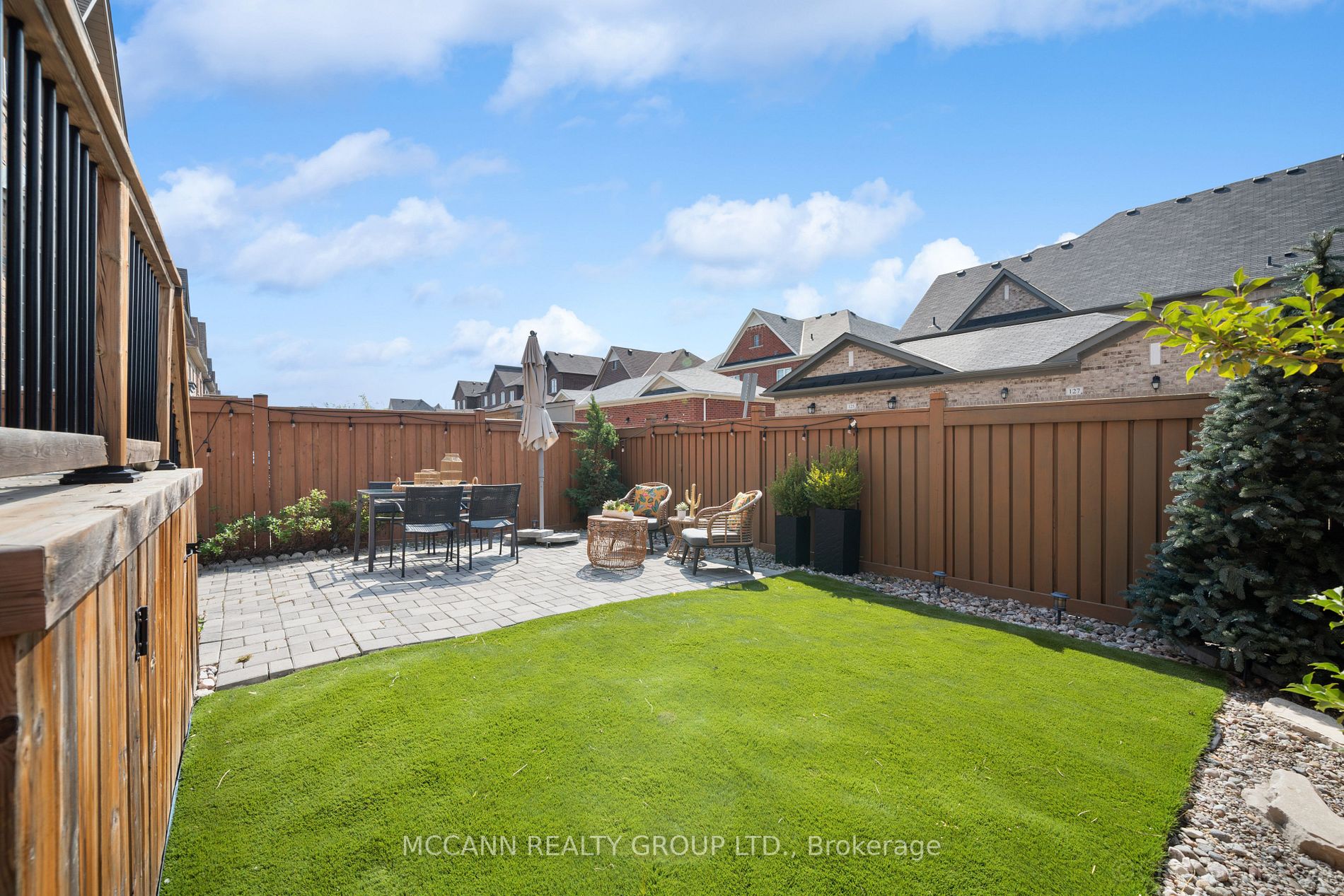 30 Pelee Ave