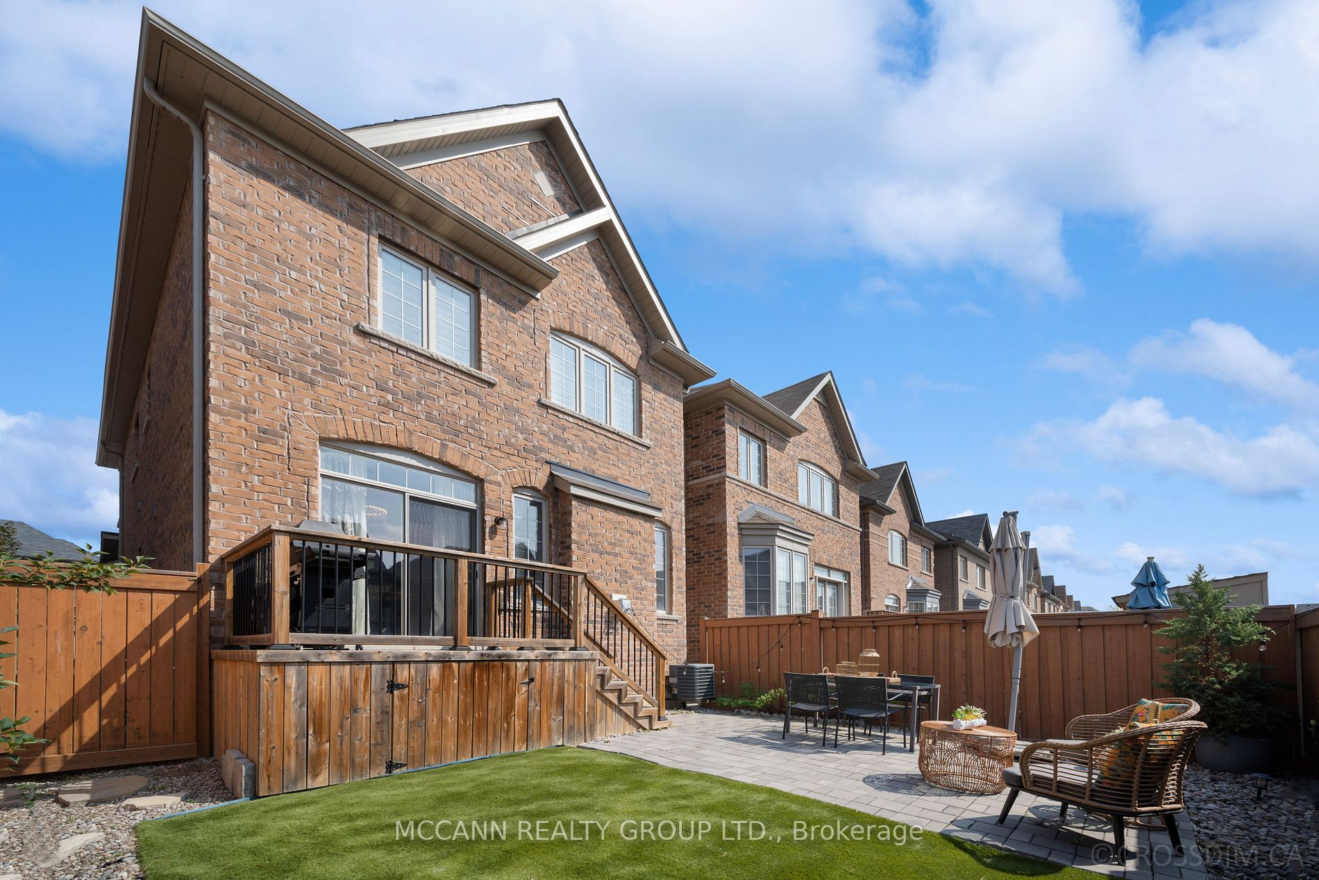 30 Pelee Ave