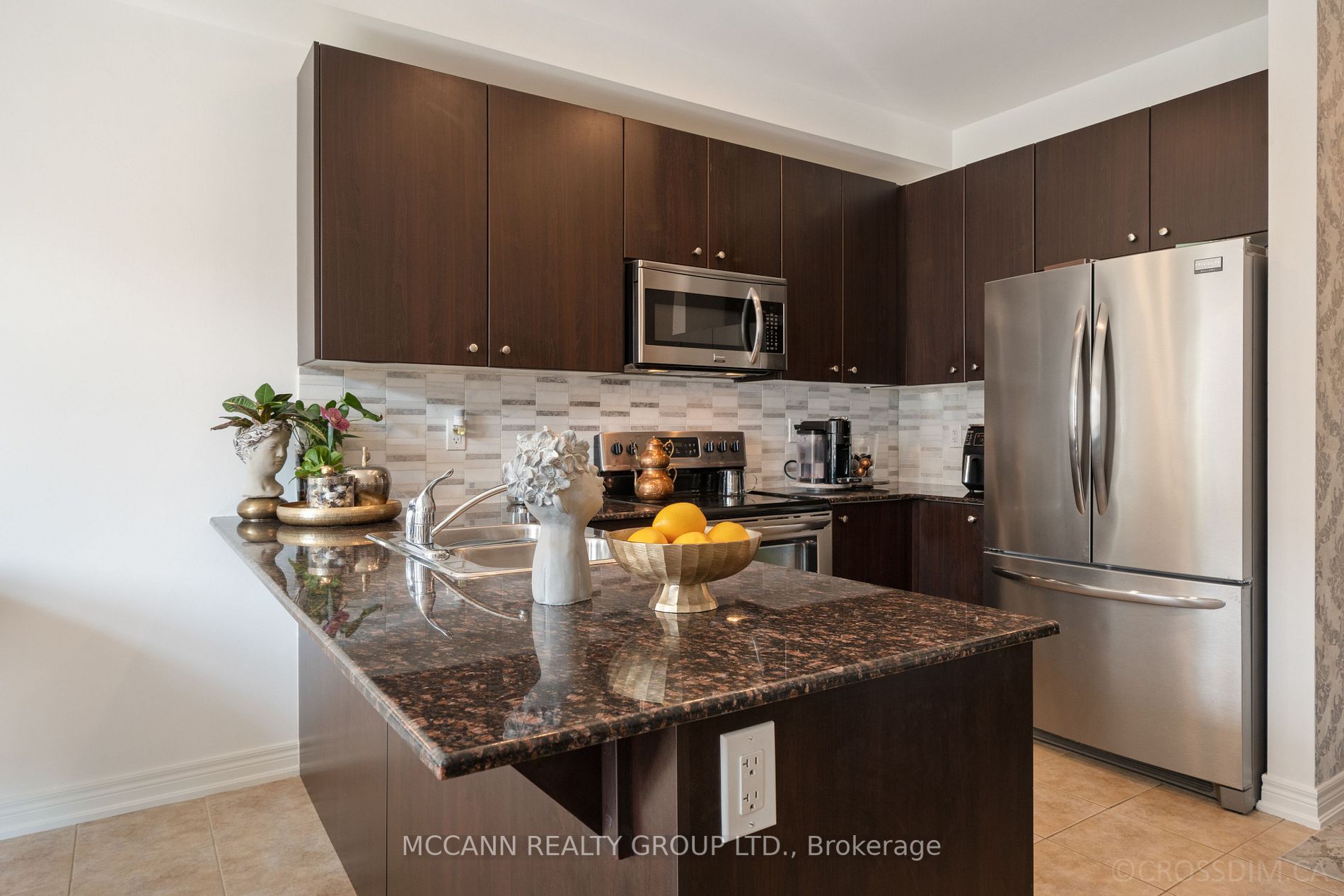 30 Pelee Ave