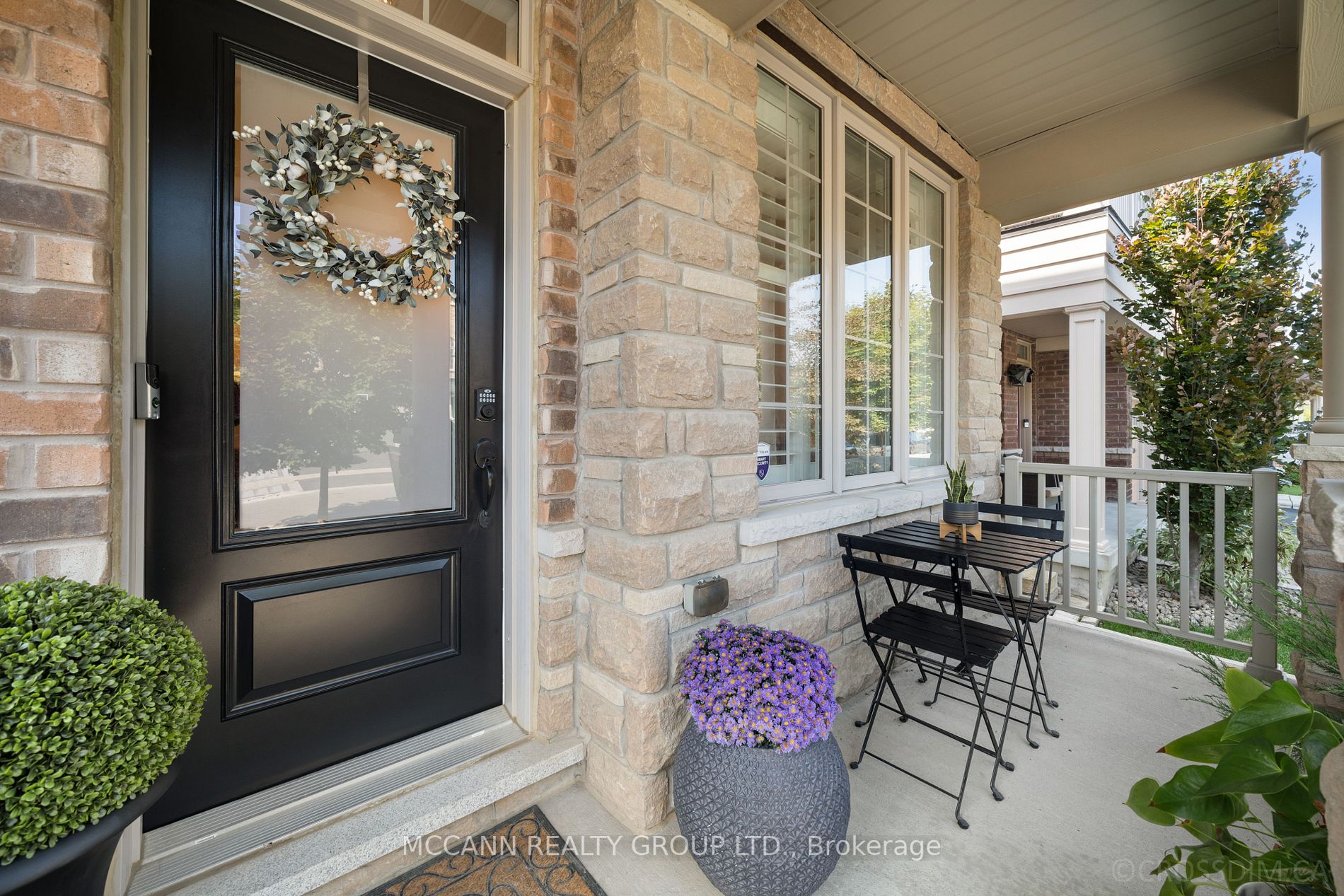 30 Pelee Ave