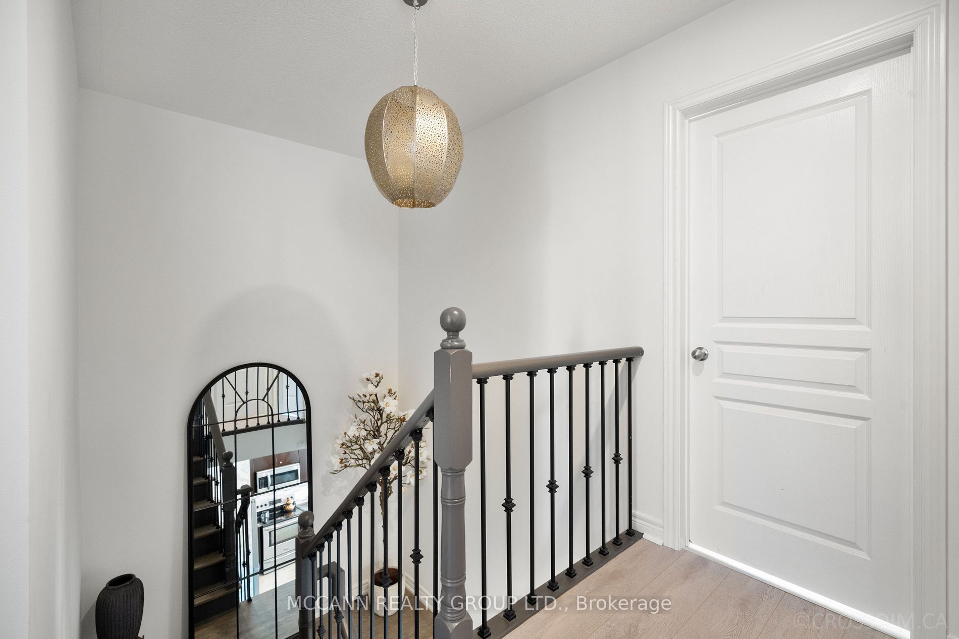 30 Pelee Ave