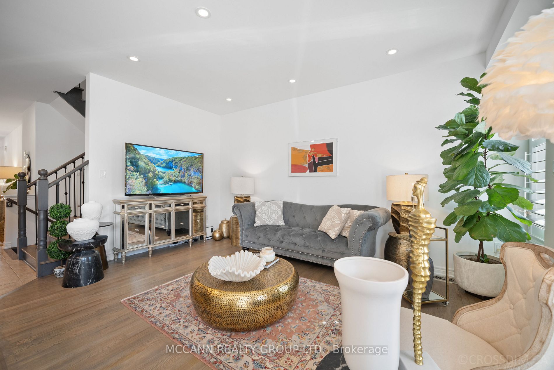 30 Pelee Ave