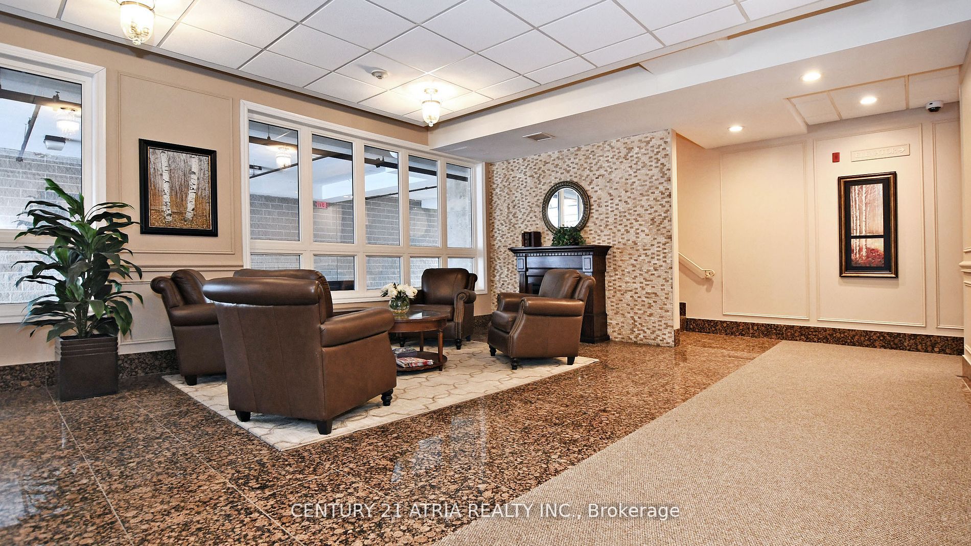 15450 Yonge St, #203