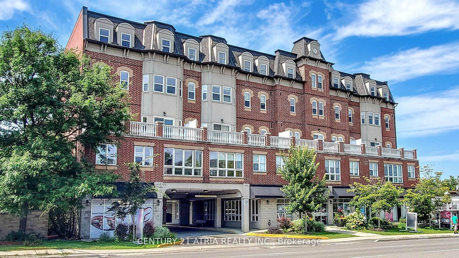 15450 Yonge St, #203