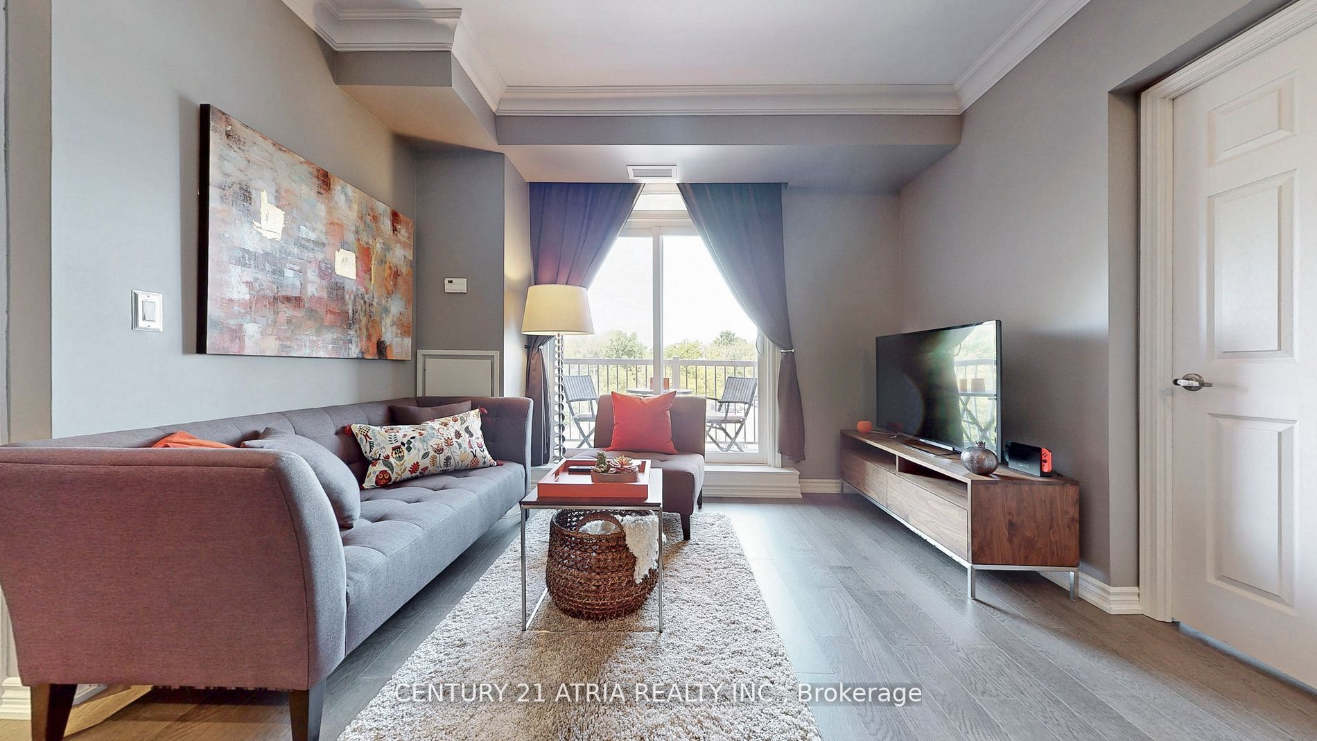 15450 Yonge St, #203