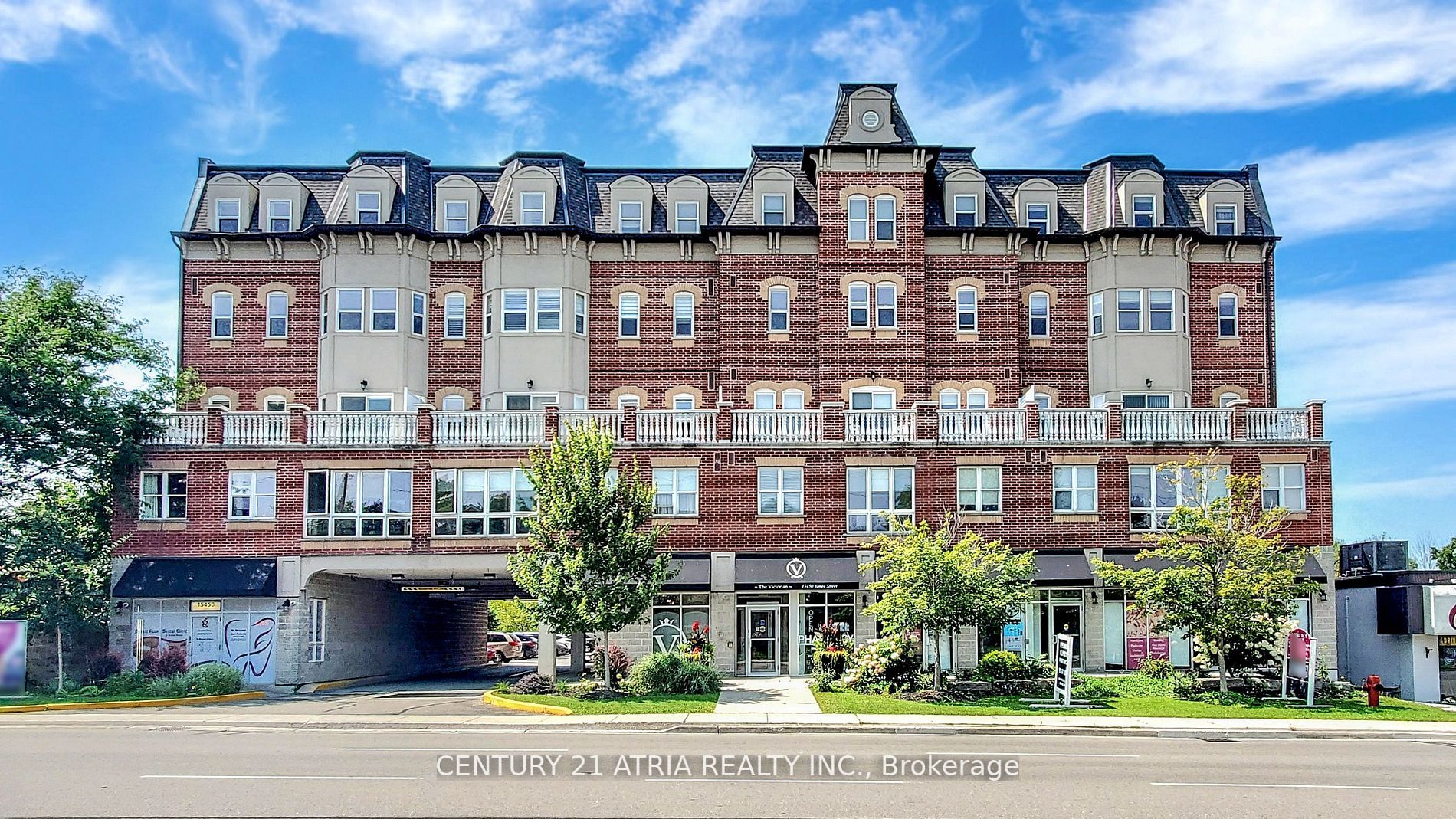15450 Yonge St, #203