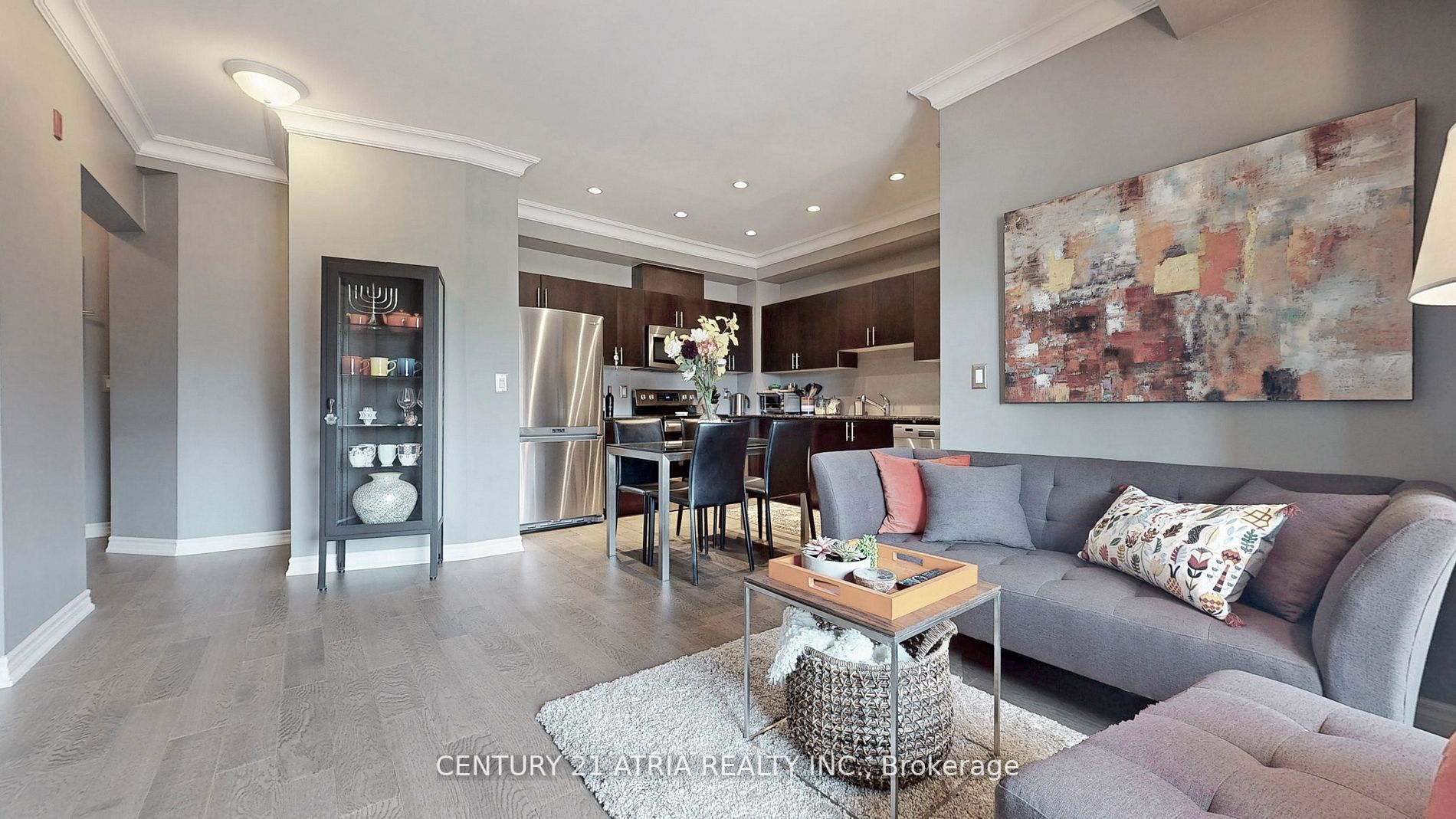 15450 Yonge St, #203
