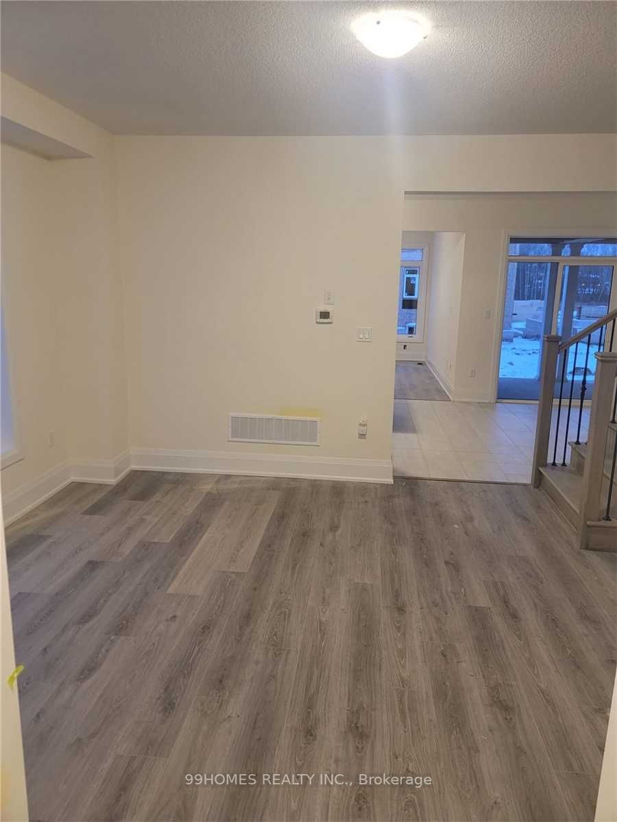 94 Ferragine Cres