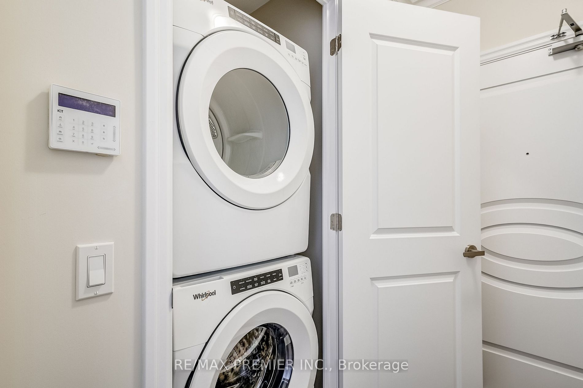 9085 Jane Street, #1009