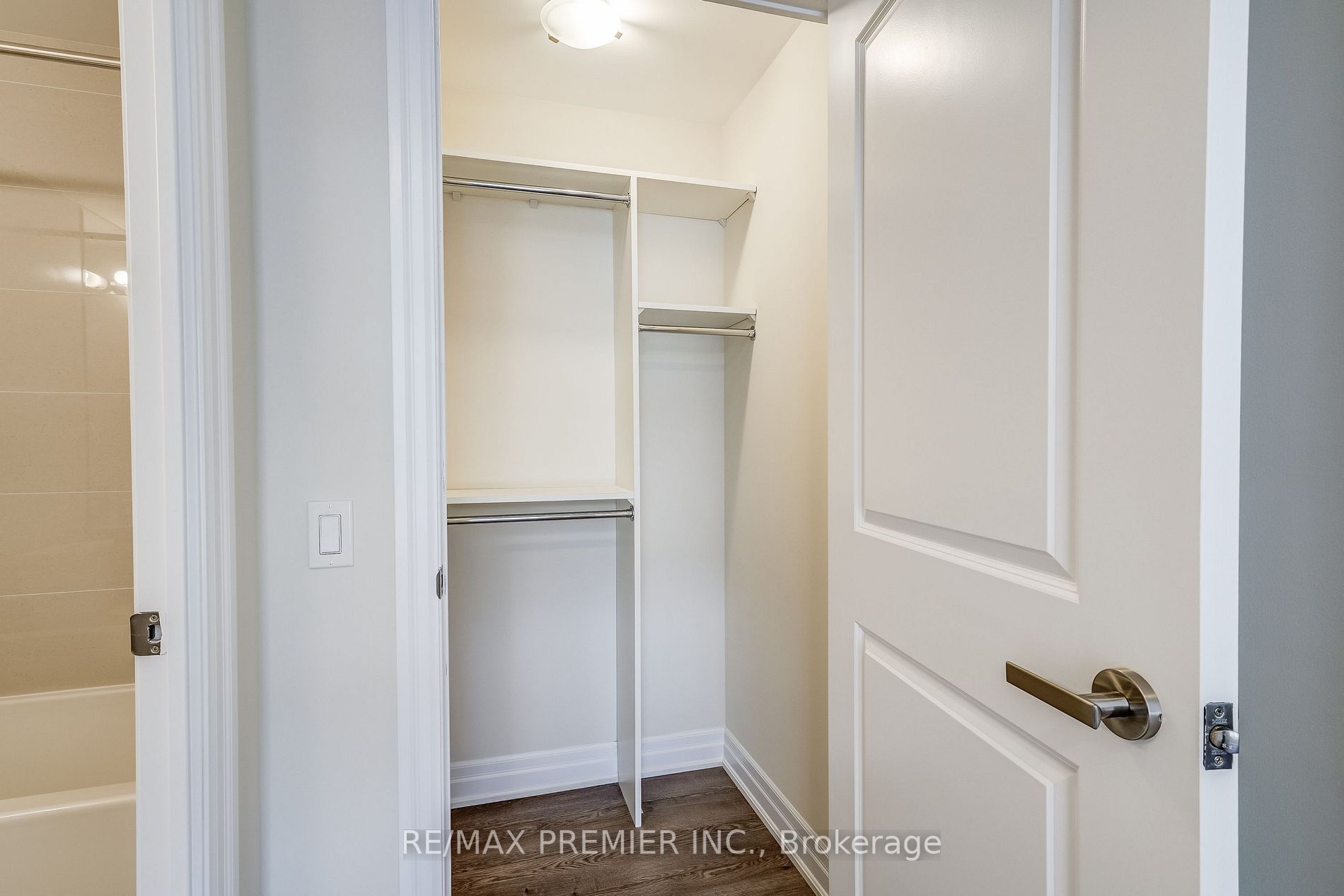 9085 Jane Street, #1009