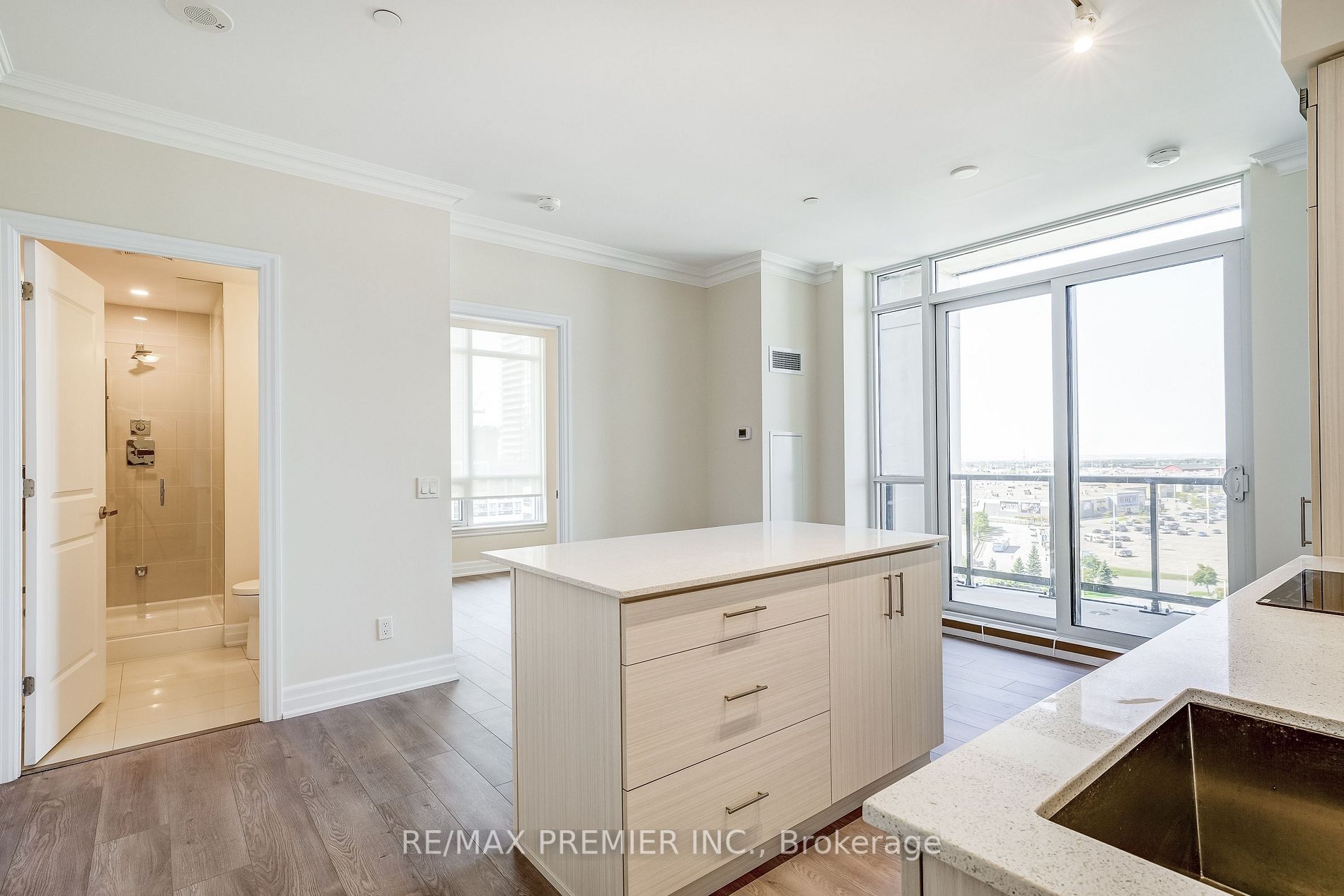9085 Jane Street, #1009