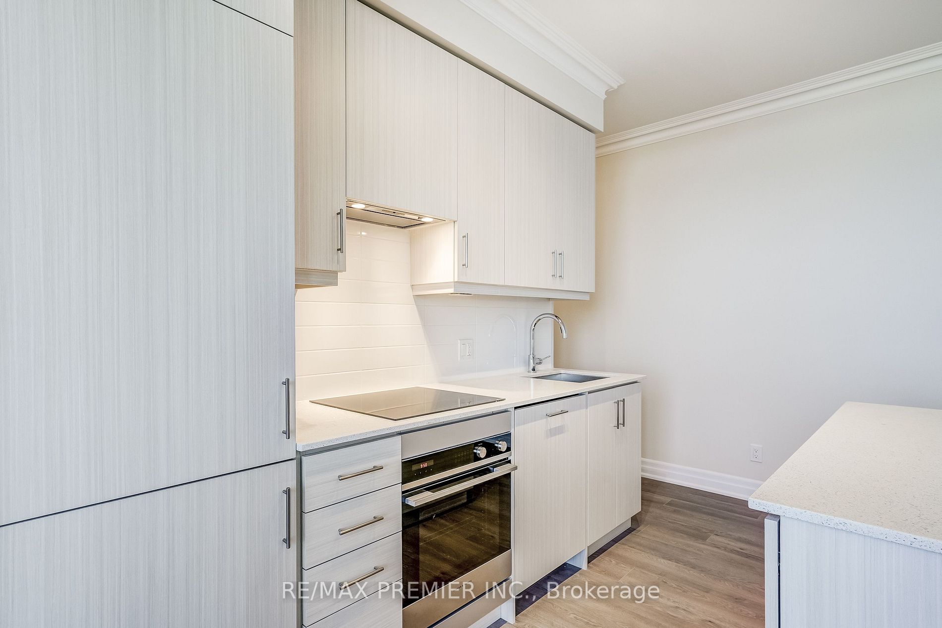 9085 Jane Street, #1009