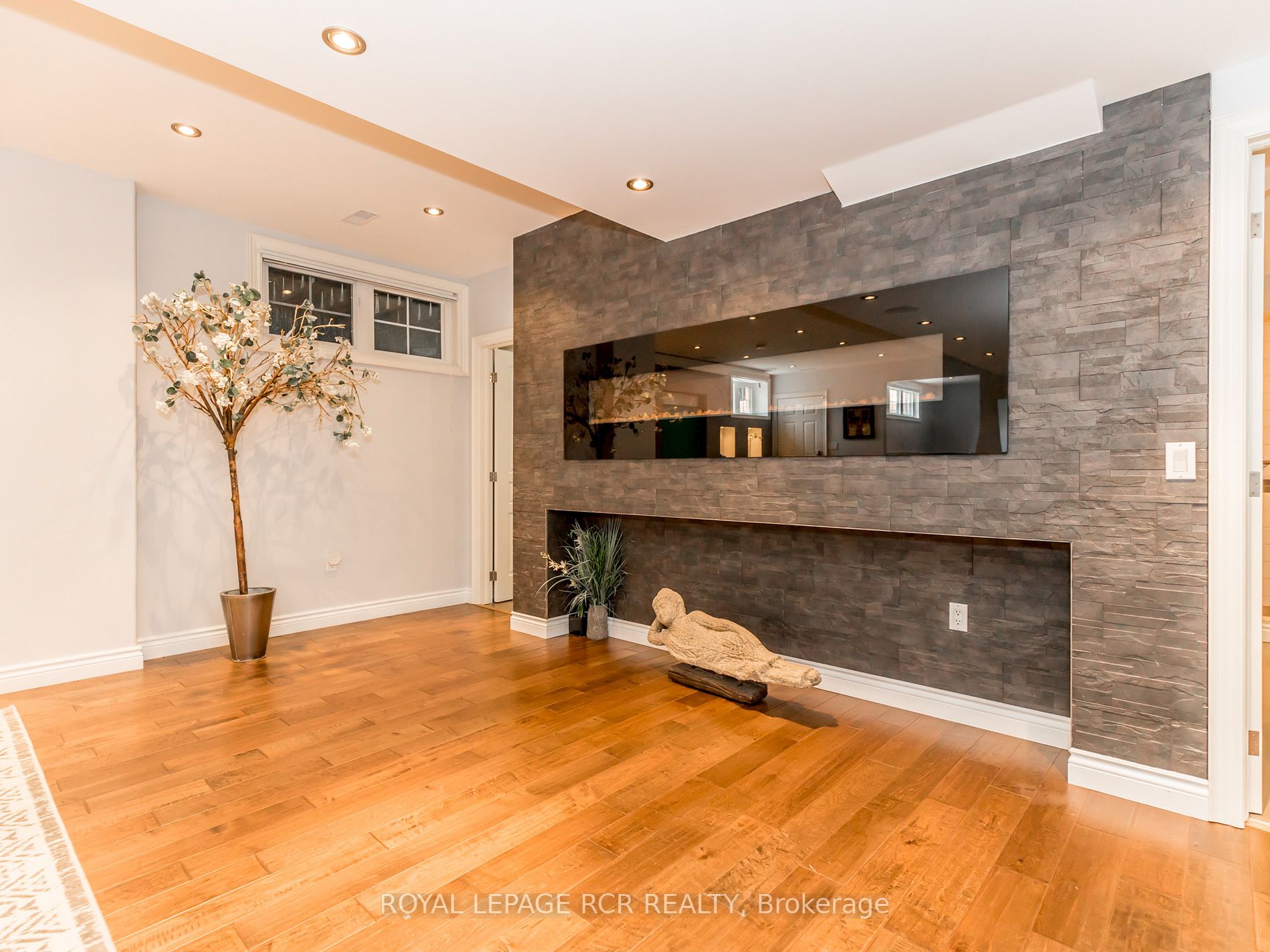 34 Emerald Heights Dr