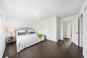 327 Dowson Loop