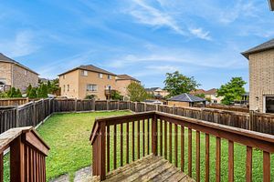 327 Dowson Loop