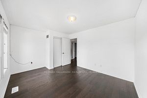 327 Dowson Loop