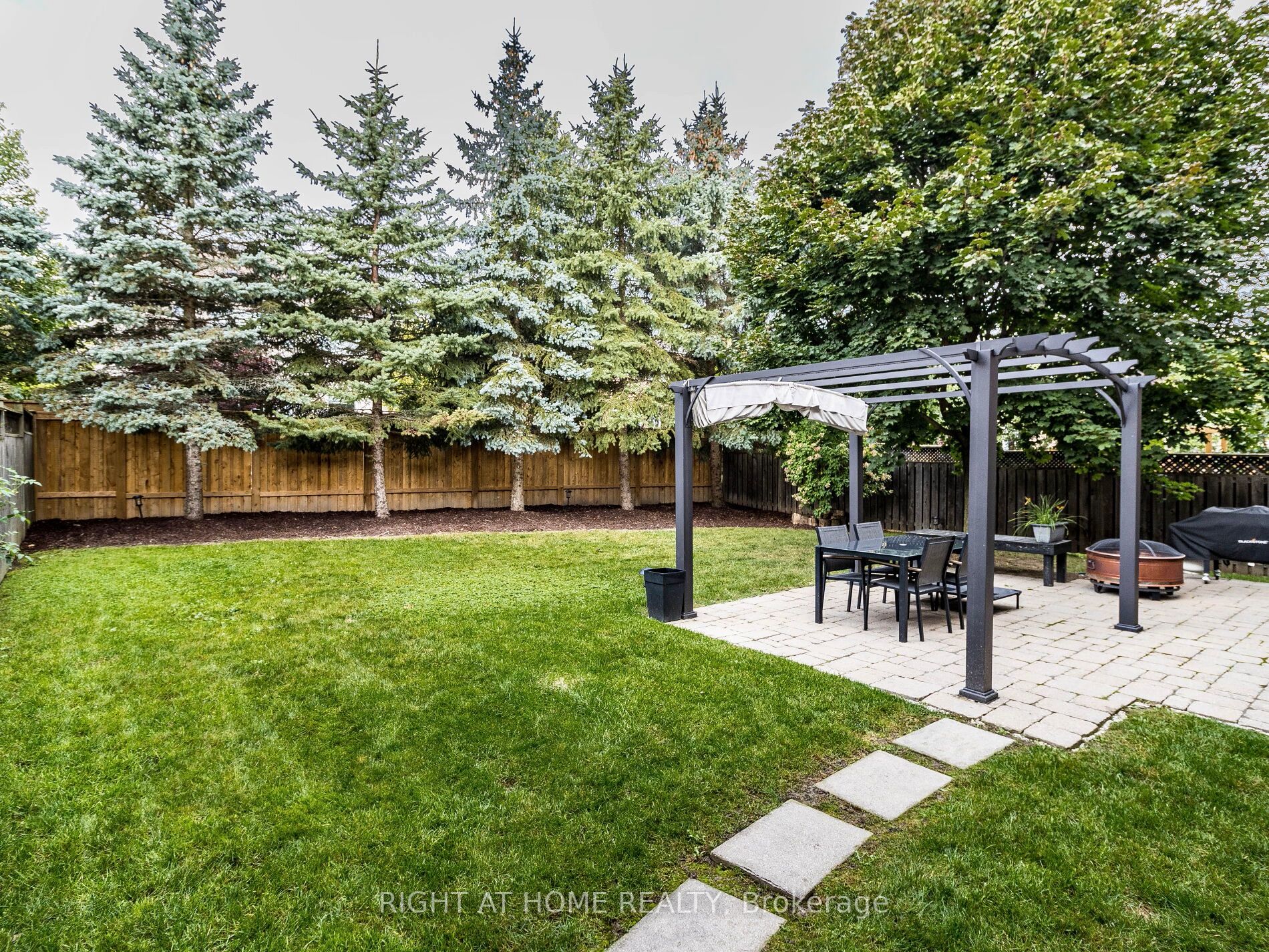 99 Deerhorn Crescent