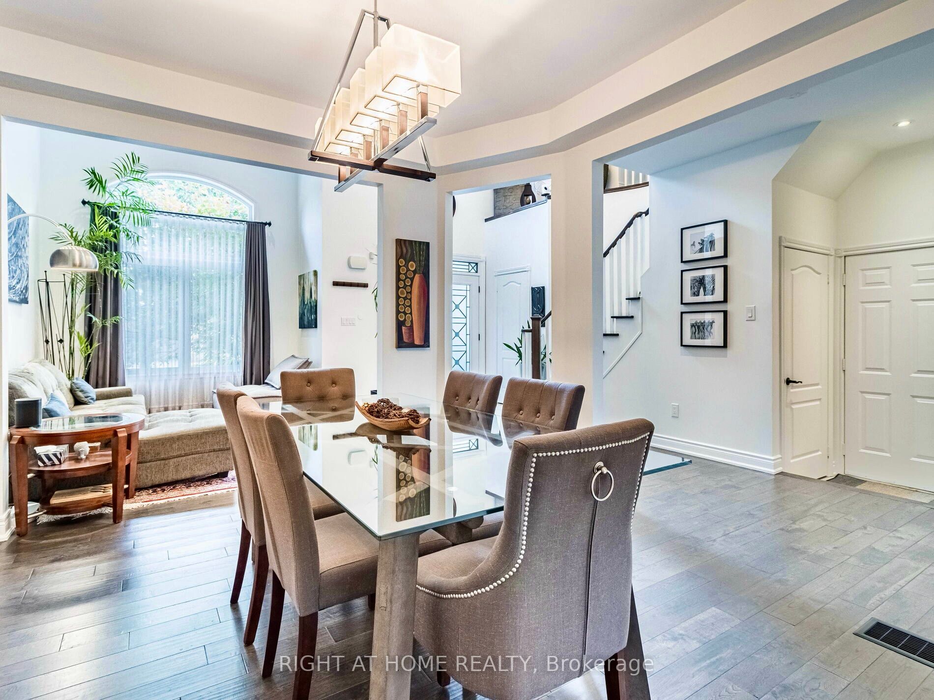 99 Deerhorn Crescent