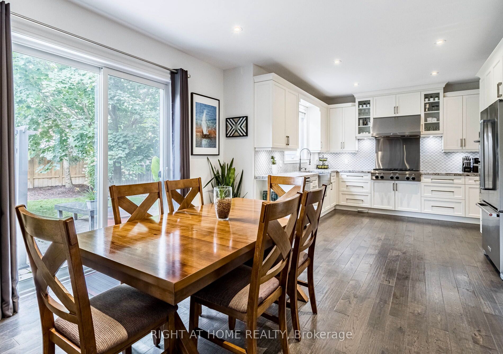 99 Deerhorn Crescent