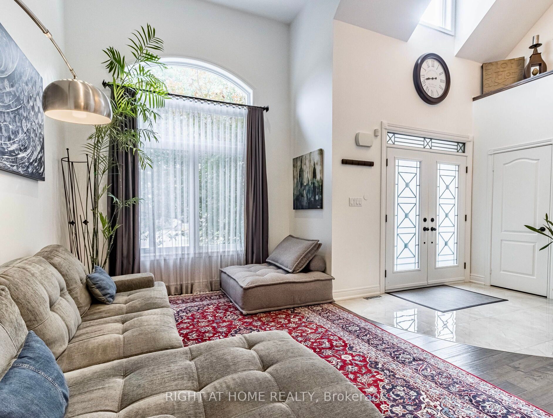99 Deerhorn Crescent