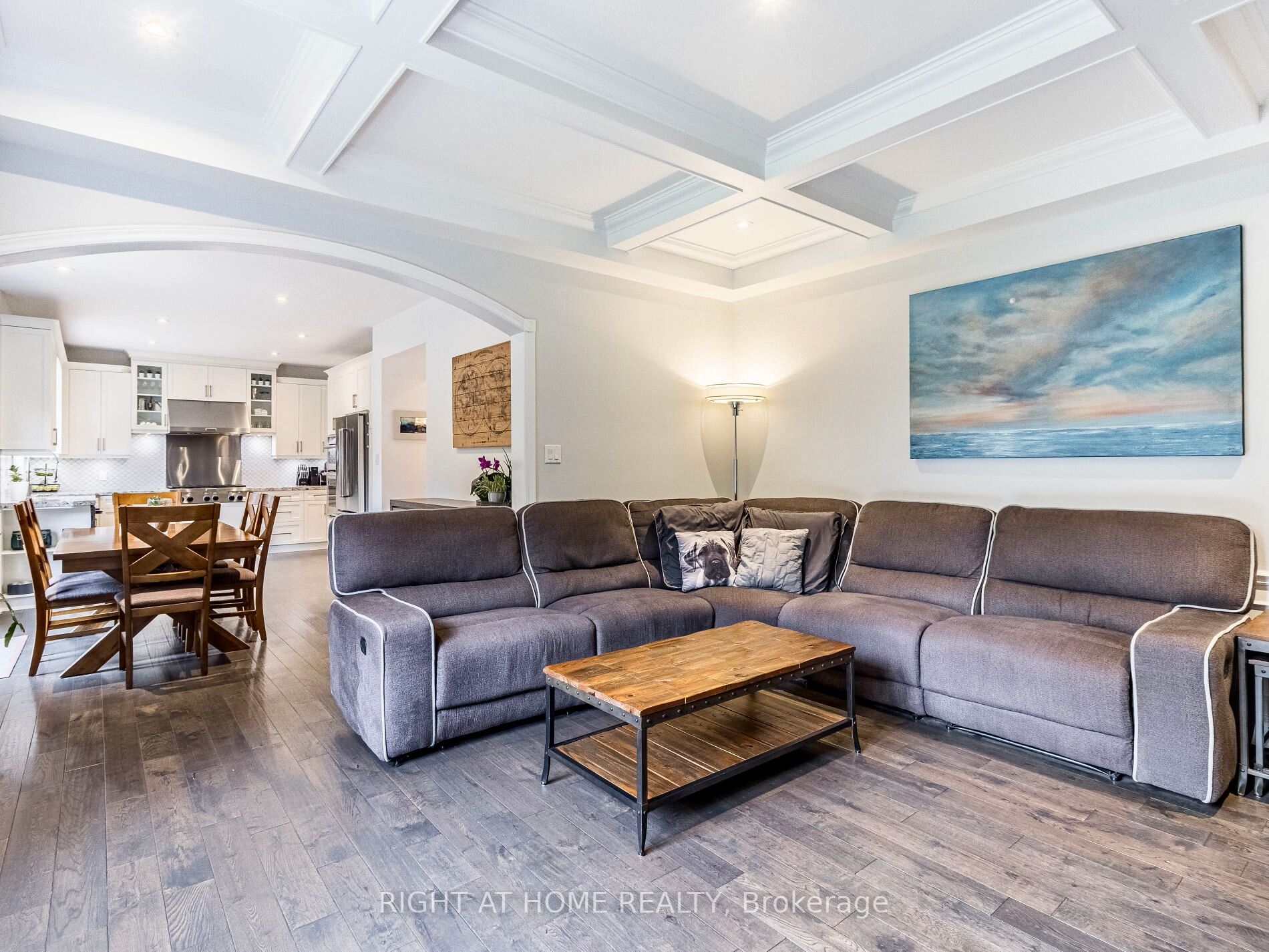99 Deerhorn Crescent