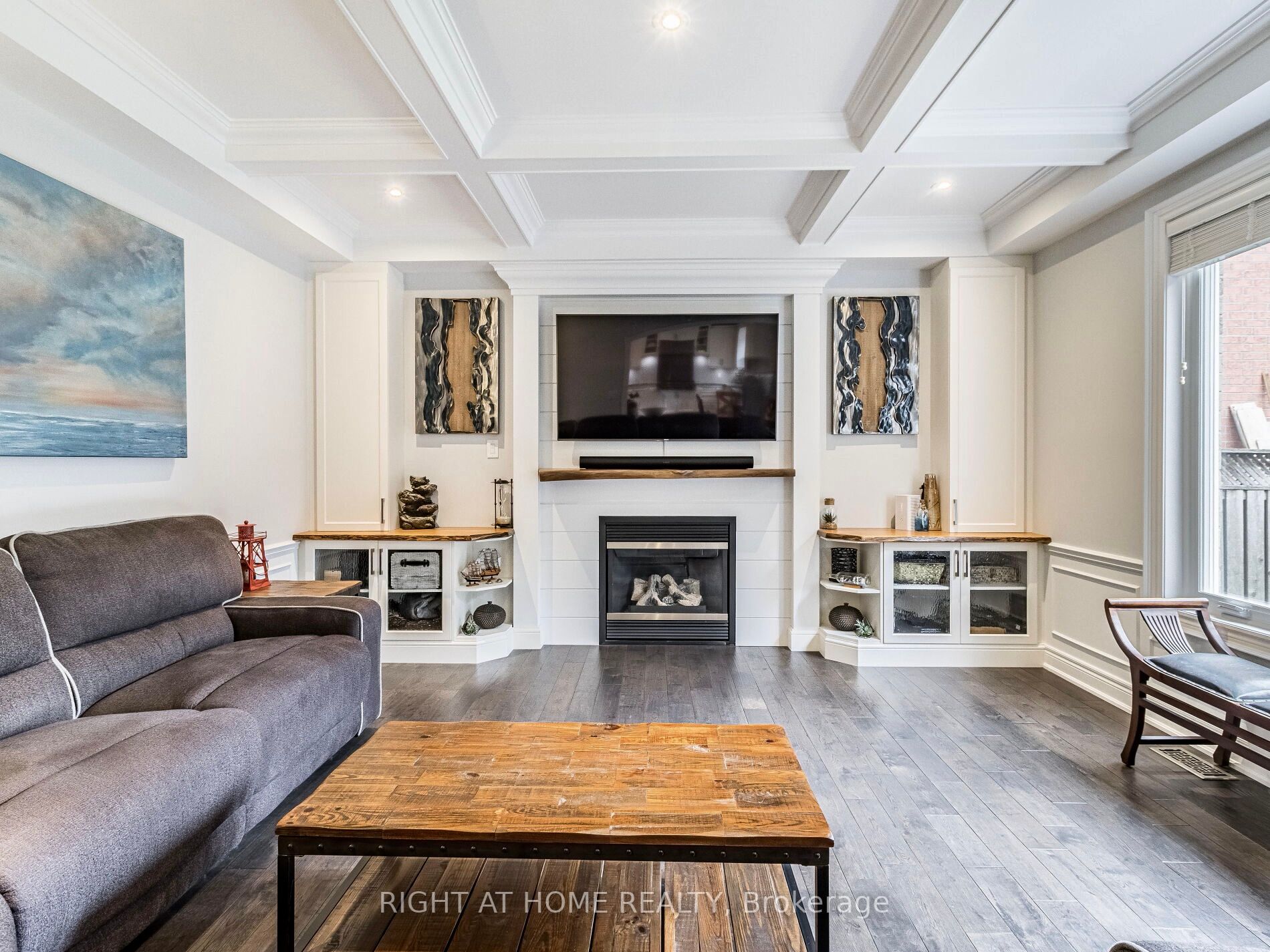 99 Deerhorn Crescent