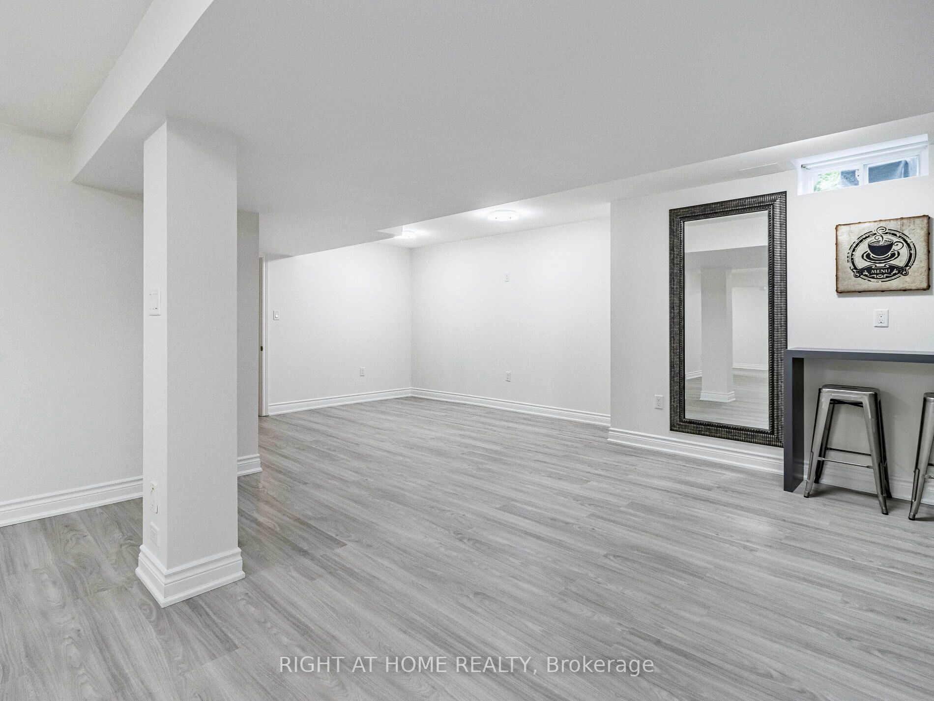 99 Deerhorn Crescent