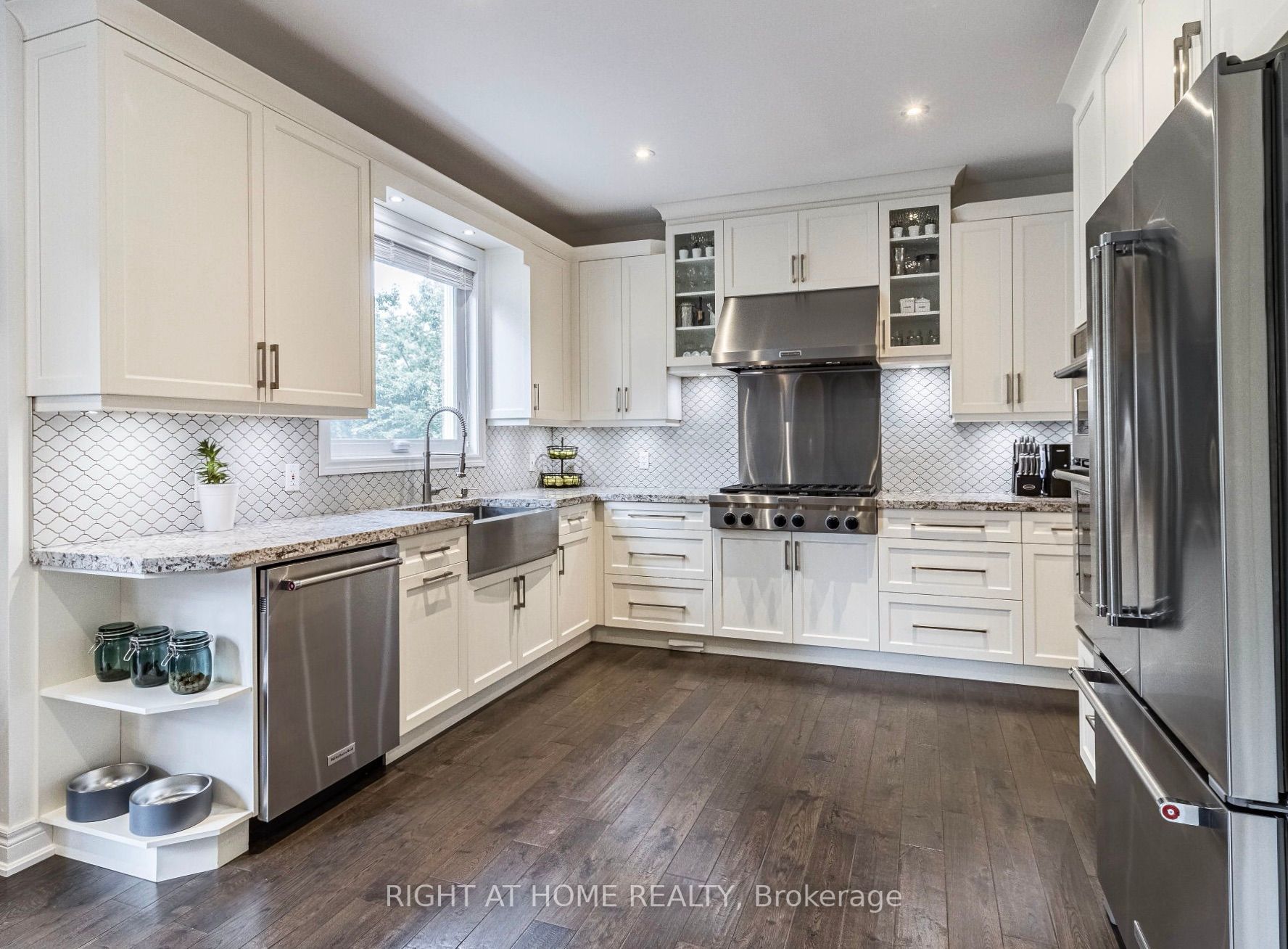99 Deerhorn Crescent
