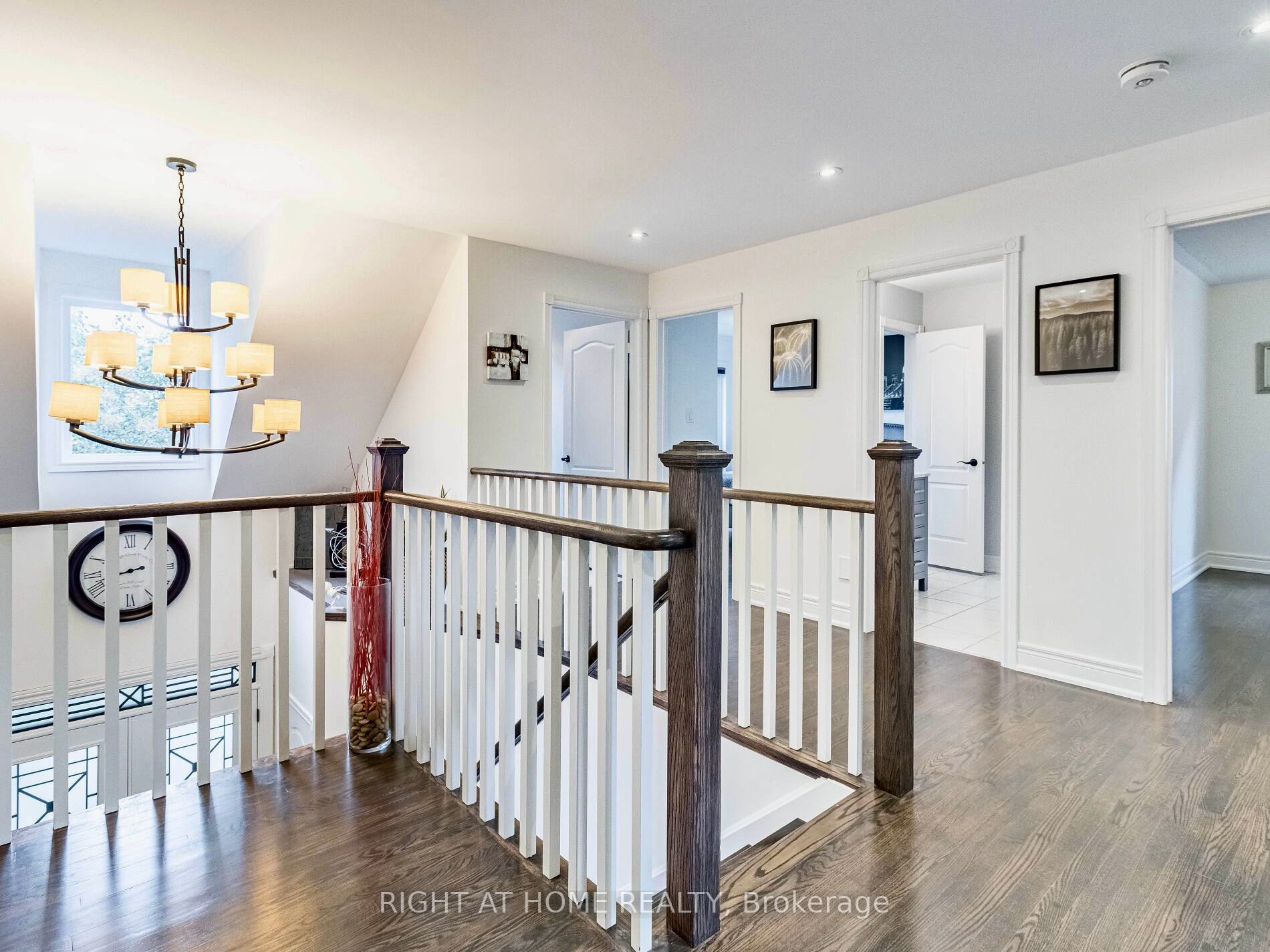 99 Deerhorn Crescent