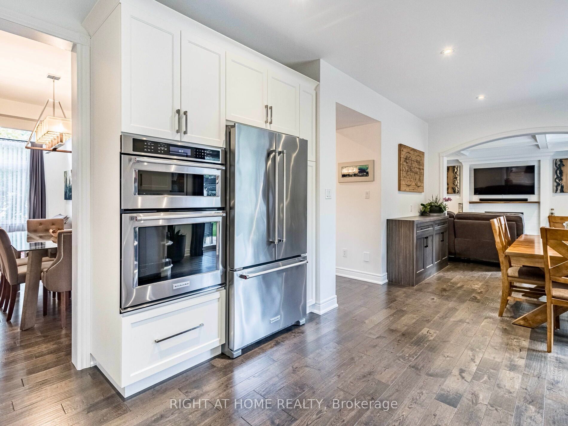 99 Deerhorn Crescent