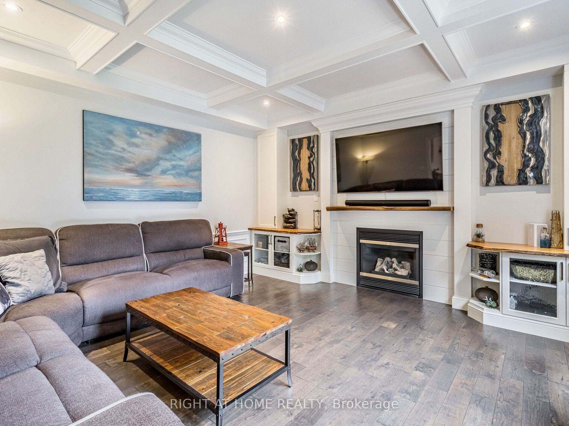 99 Deerhorn Crescent
