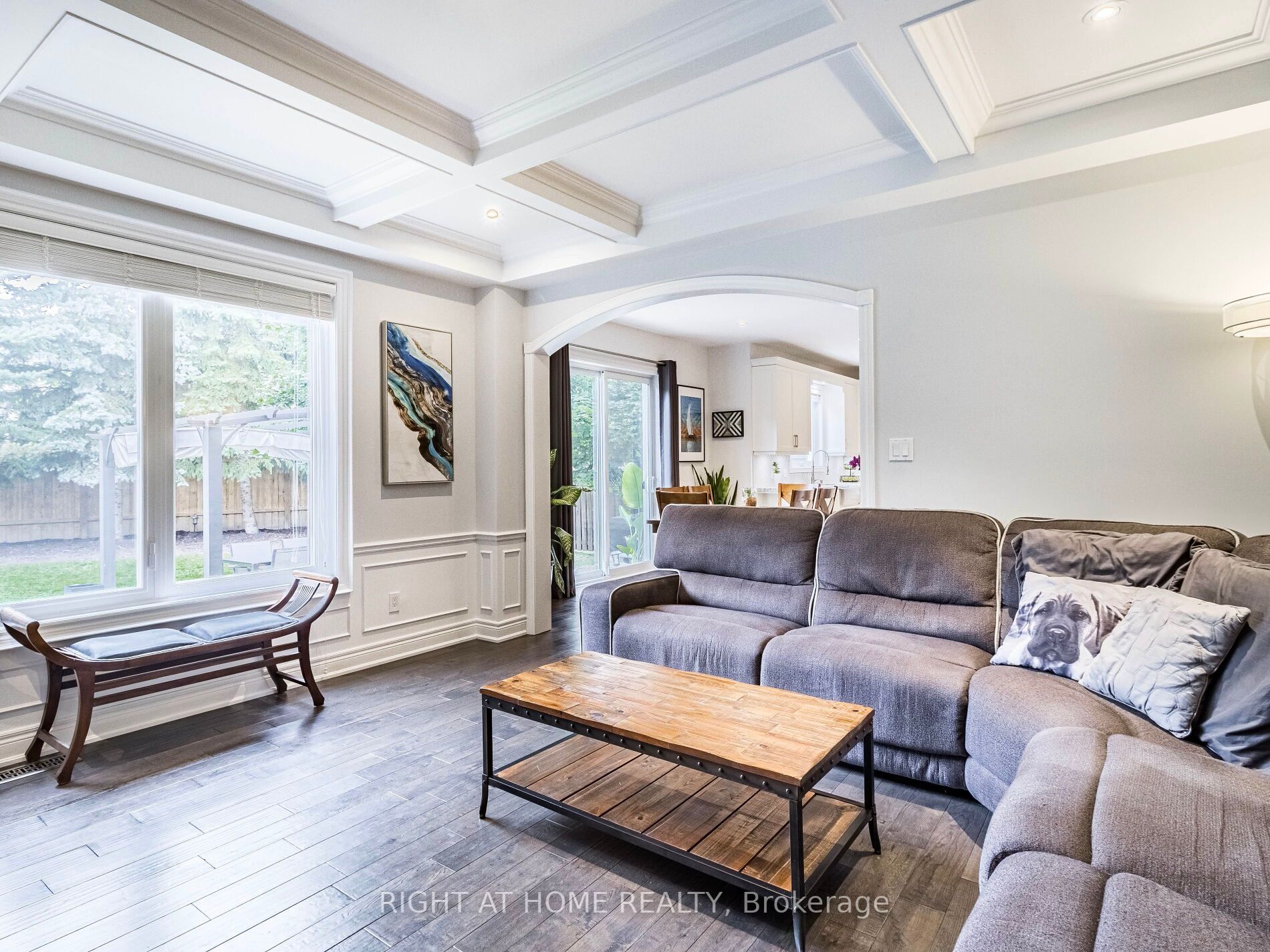 99 Deerhorn Crescent