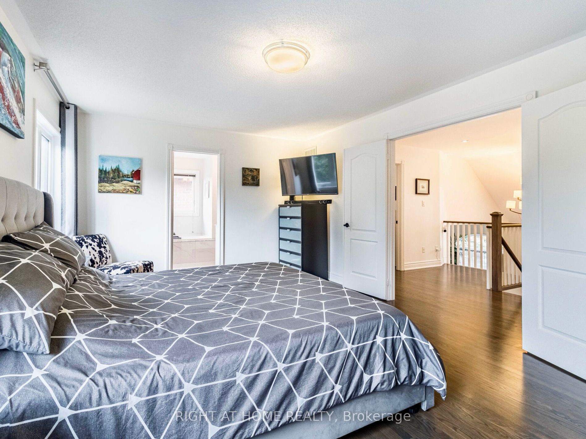 99 Deerhorn Crescent