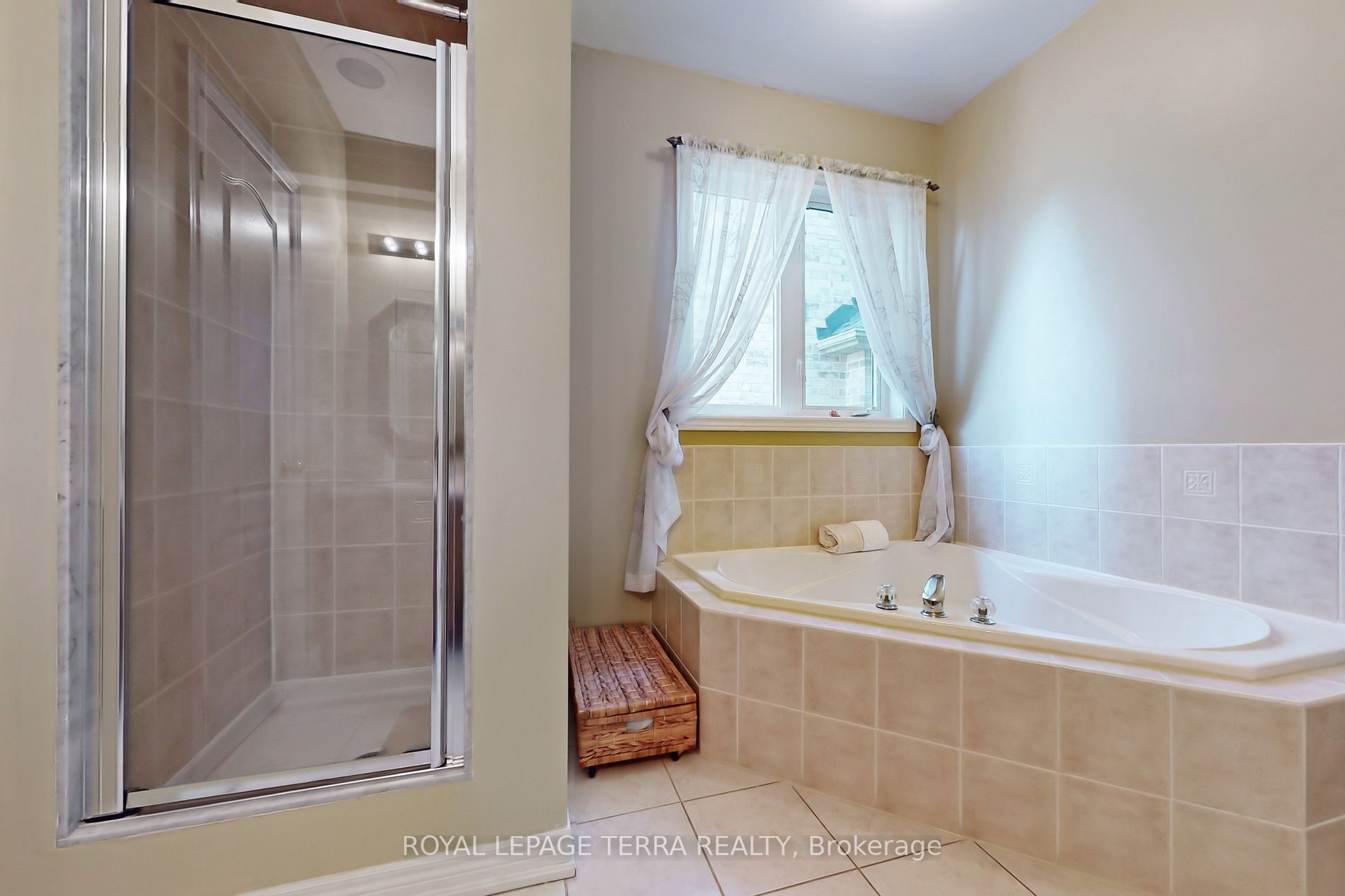37 Tuscan Woods Tr