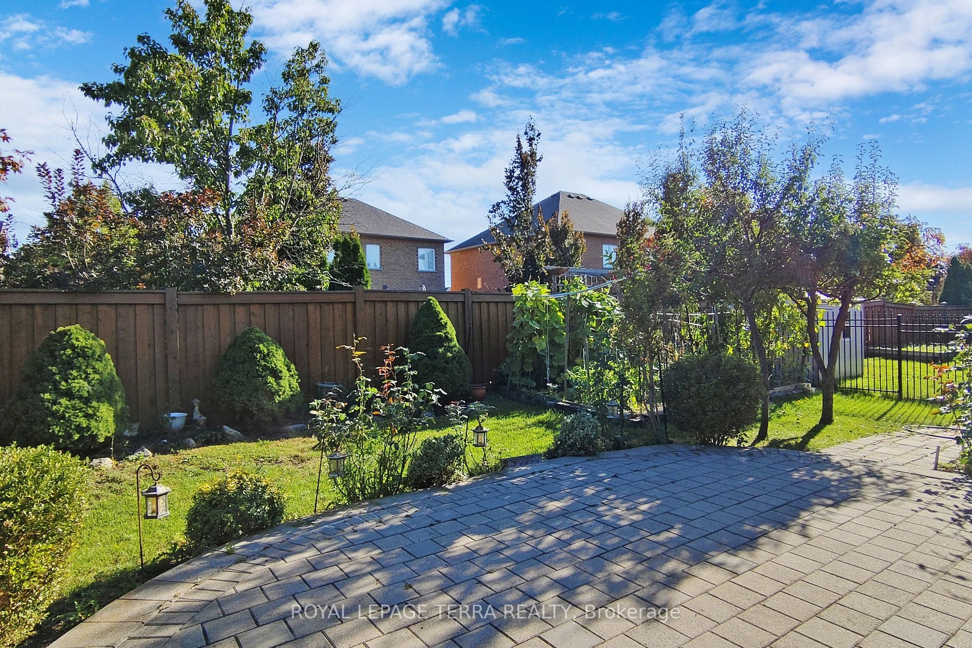 37 Tuscan Woods Tr