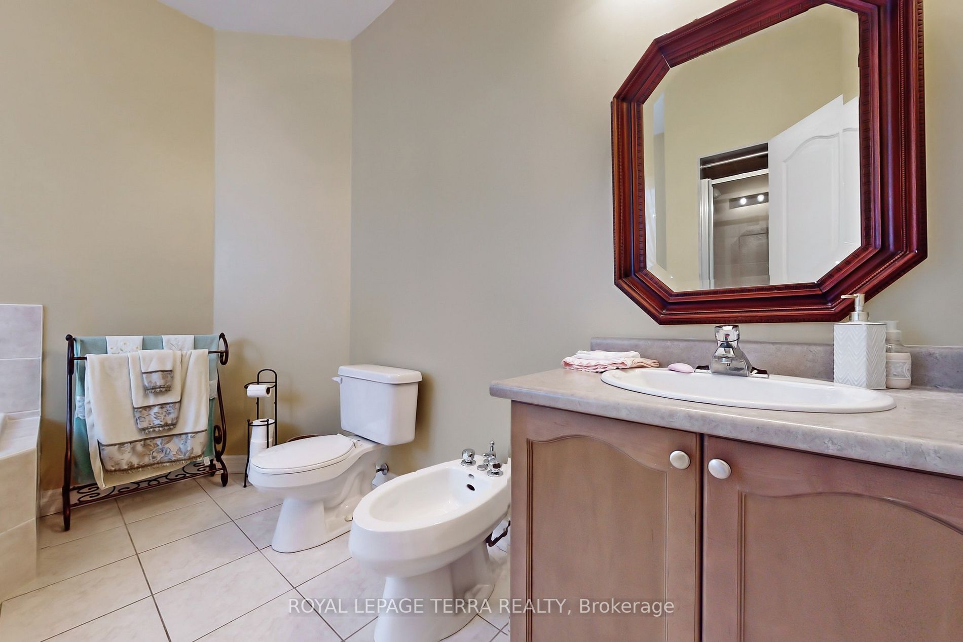 37 Tuscan Woods Tr