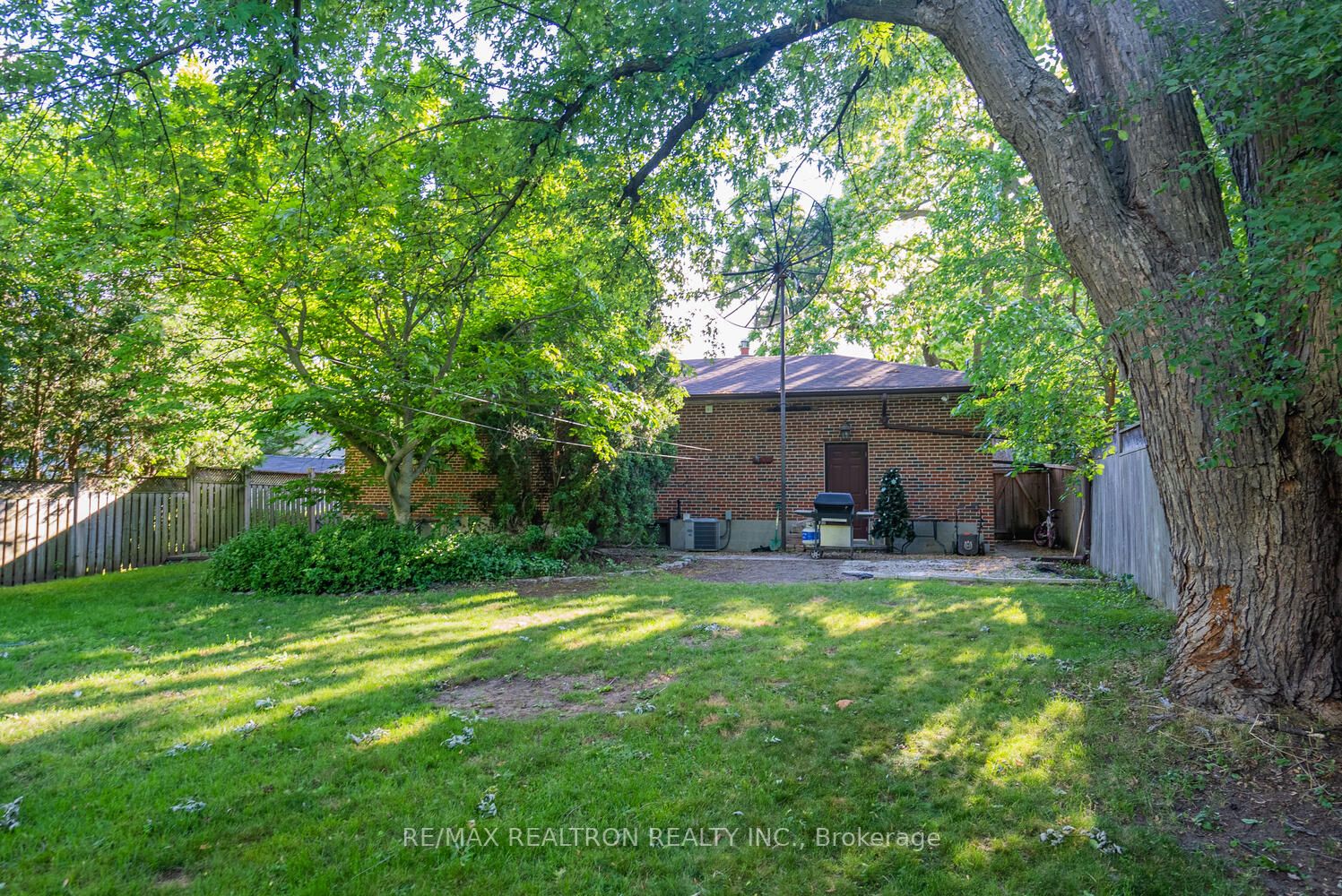 163 Henderson Ave