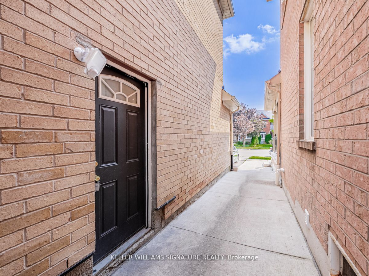 122 America Ave, #Lower