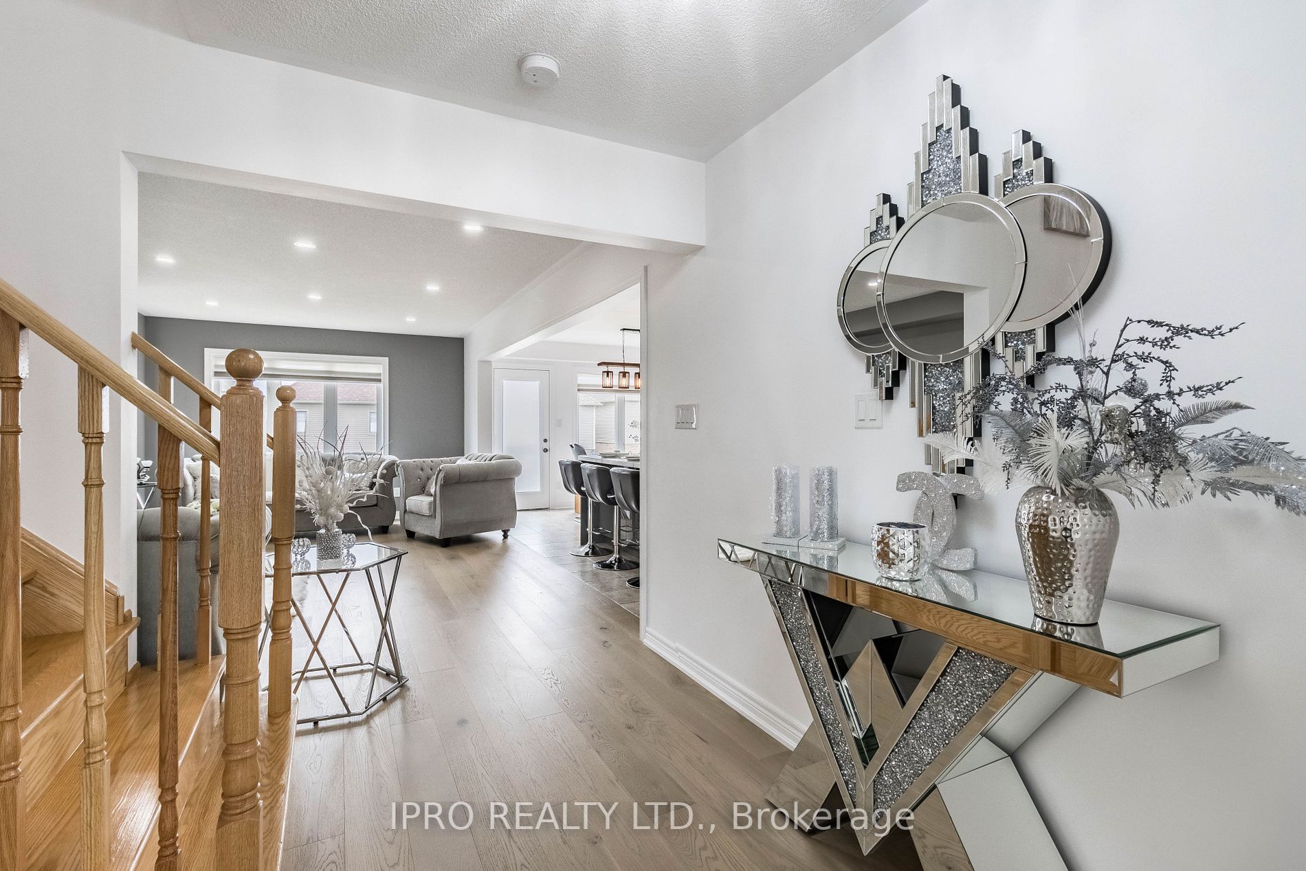 26 Willoughby Way S