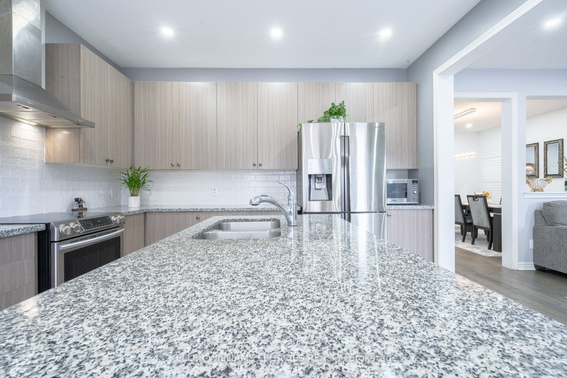 6 Romanelli Cres