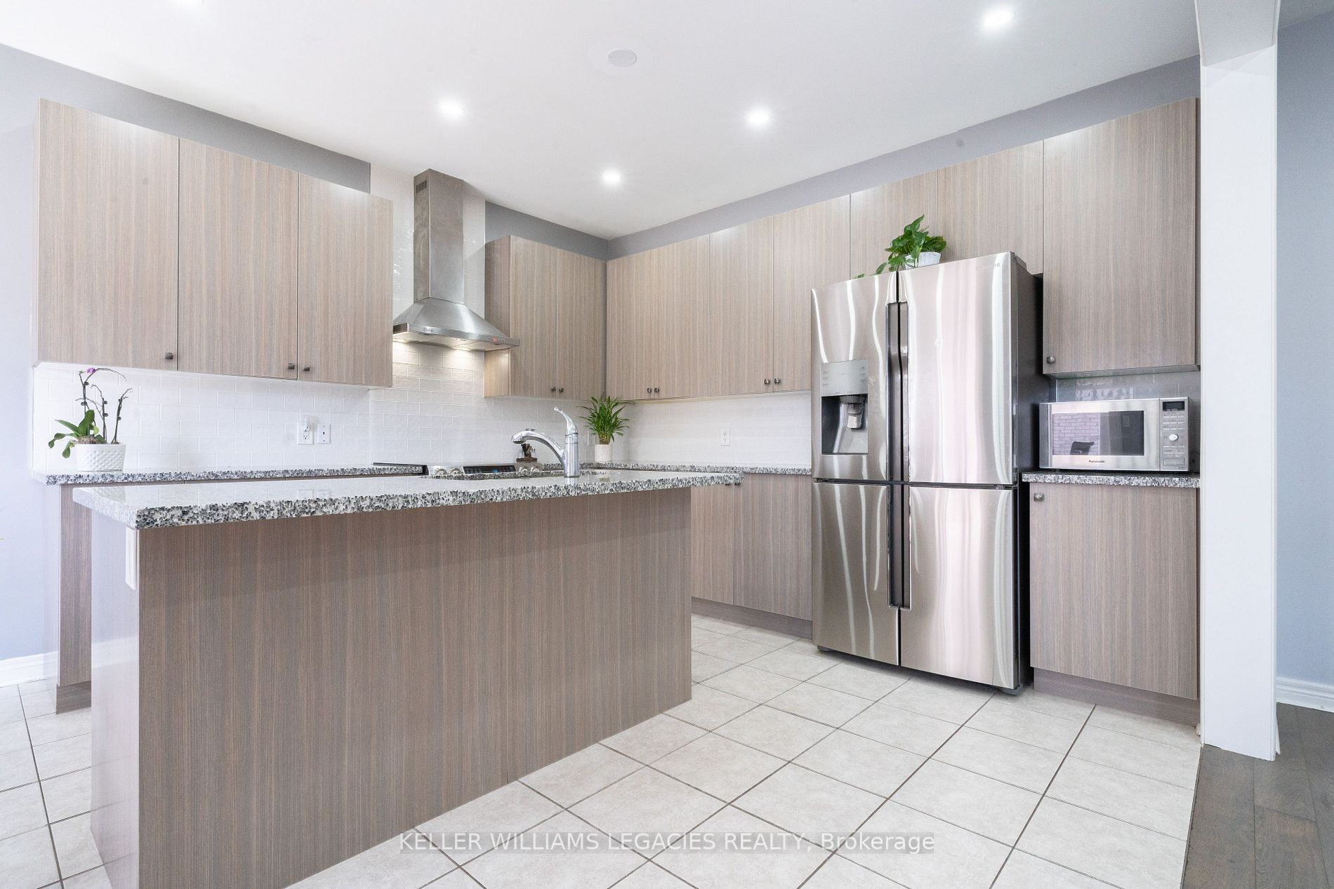 6 Romanelli Cres