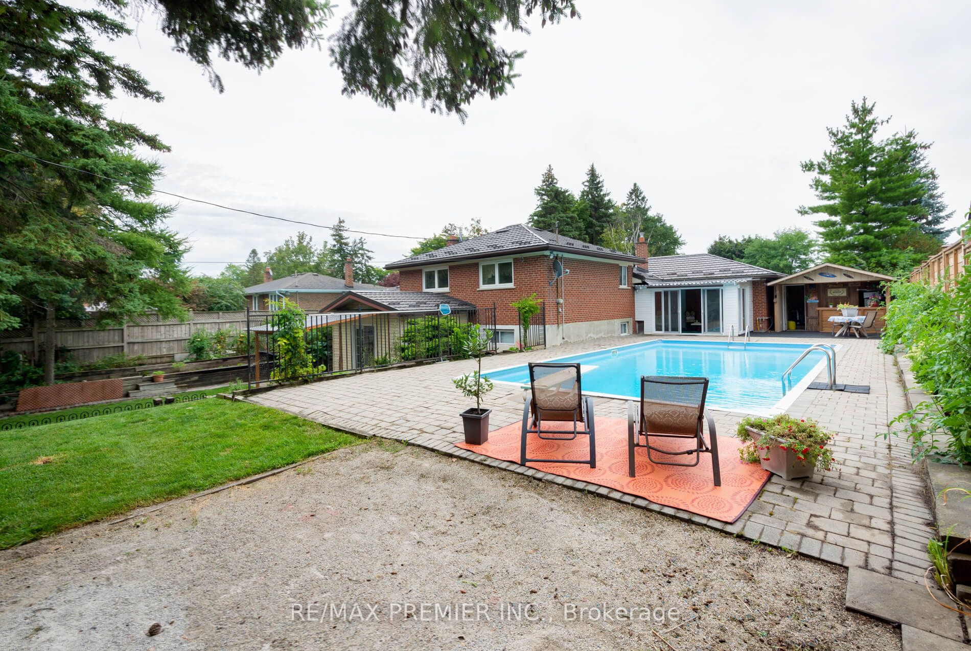 82 Donhill Cres