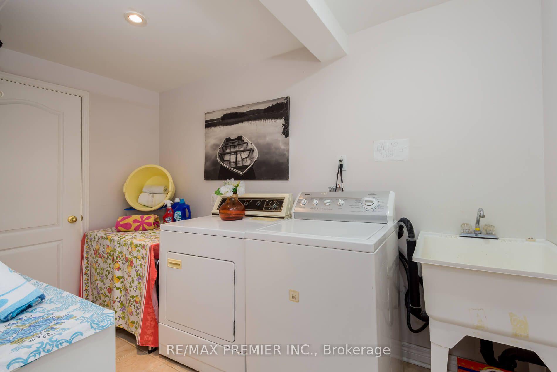82 Donhill Cres