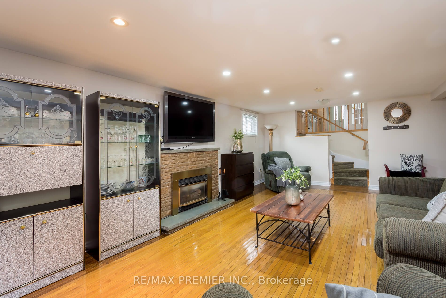 82 Donhill Cres
