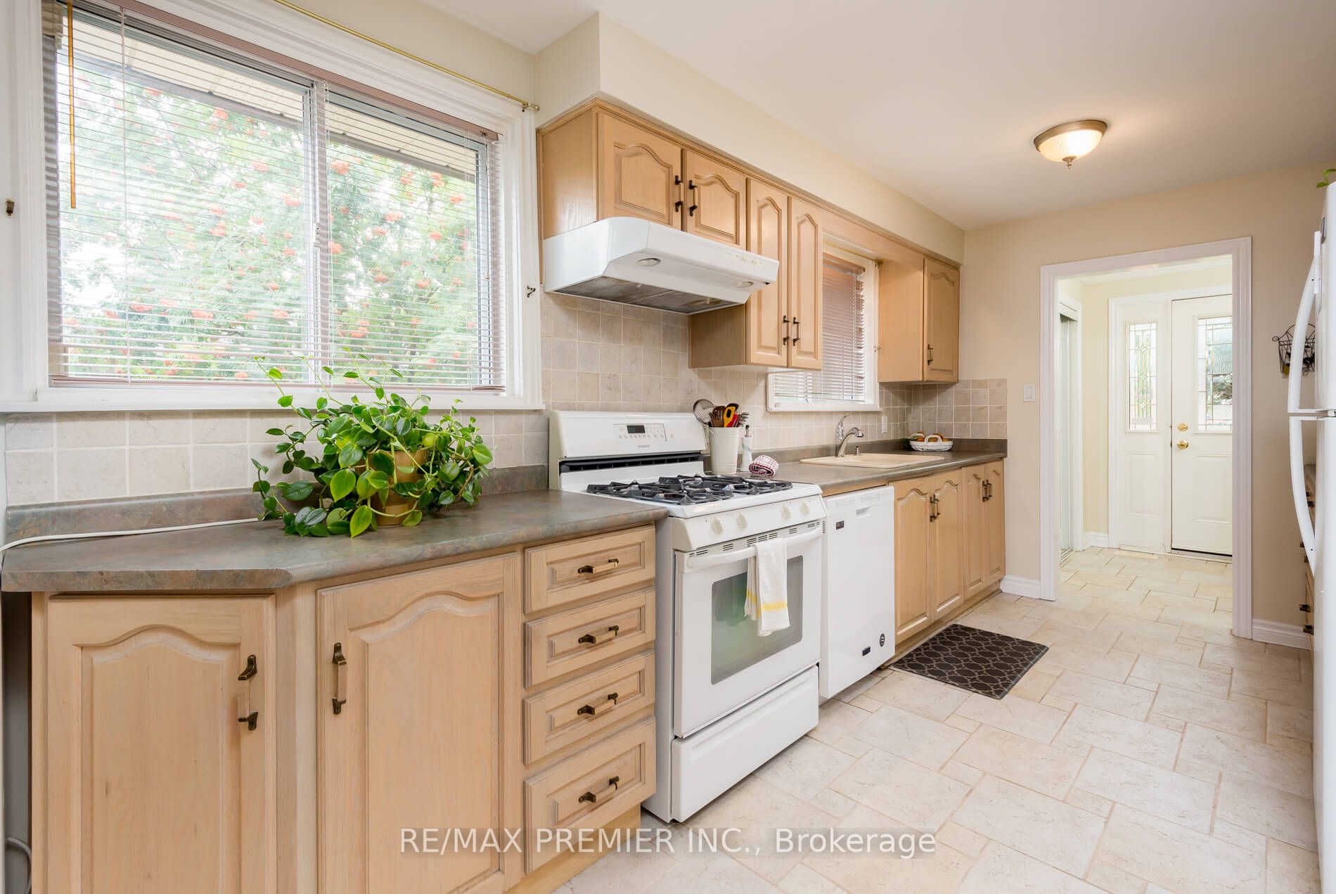 82 Donhill Cres